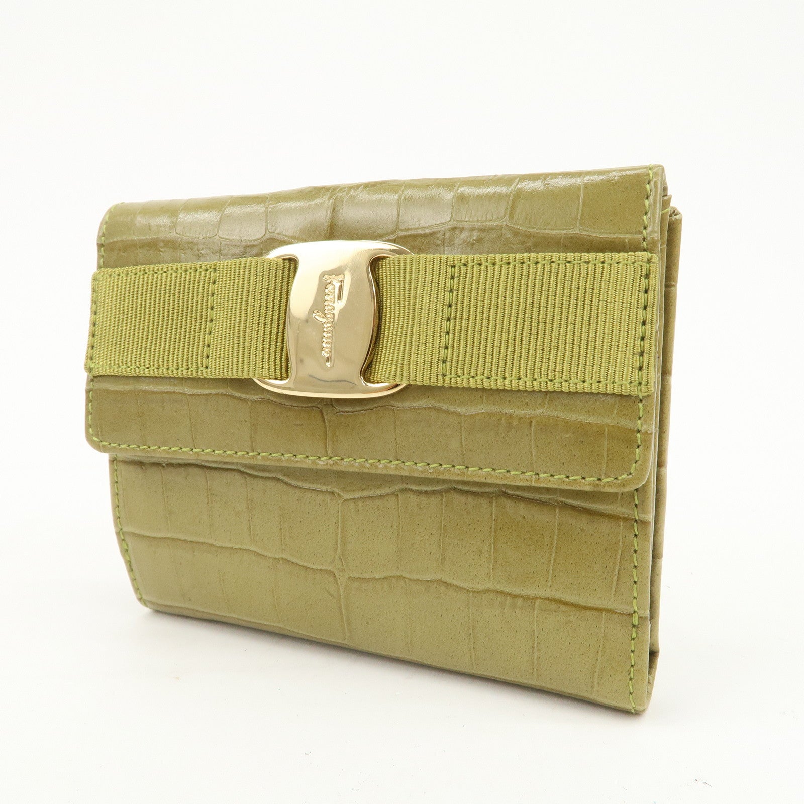 Ferragamo Vara Logo Embossed Leather Compact Wallet Light Green