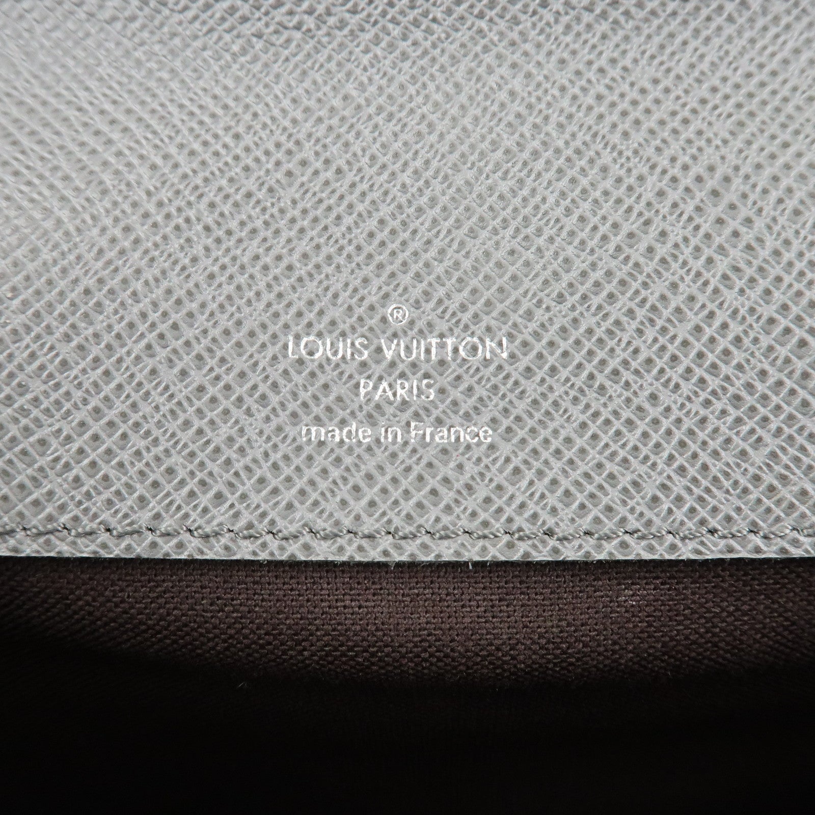 Louis Vuitton Taiga Leather Neo Belaia Clutch Bag Glacier M32683