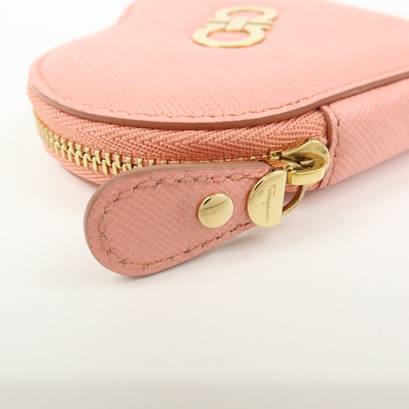 Ferragamo Gancini Leather Heart Motif Coin Case Pink