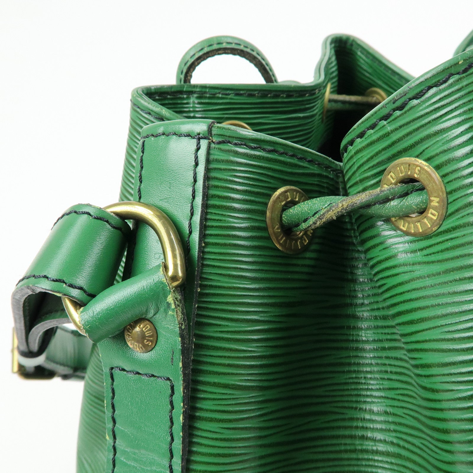 Louis Vuitton Epi Petit Noe Shoulder Bag Borneo Green M44104