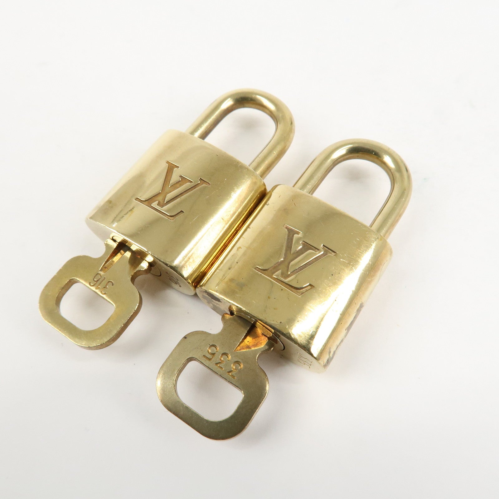 Louis Vuitton Set of 10 Lock & Key Cadena Key Lock Metal Gold