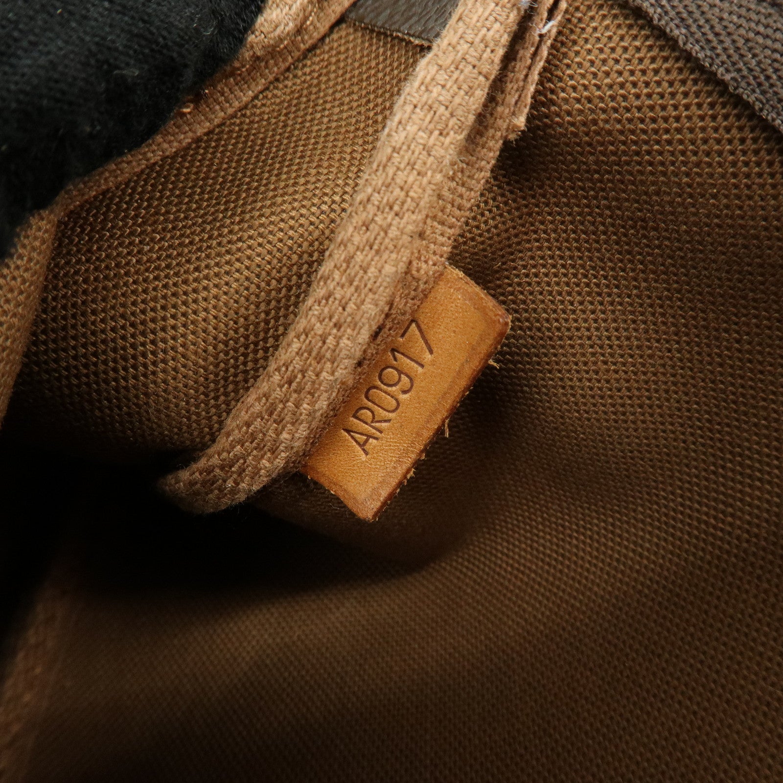 Louis Vuitton Monogram Pochette Accessoires Pouch Hand Bag M51980