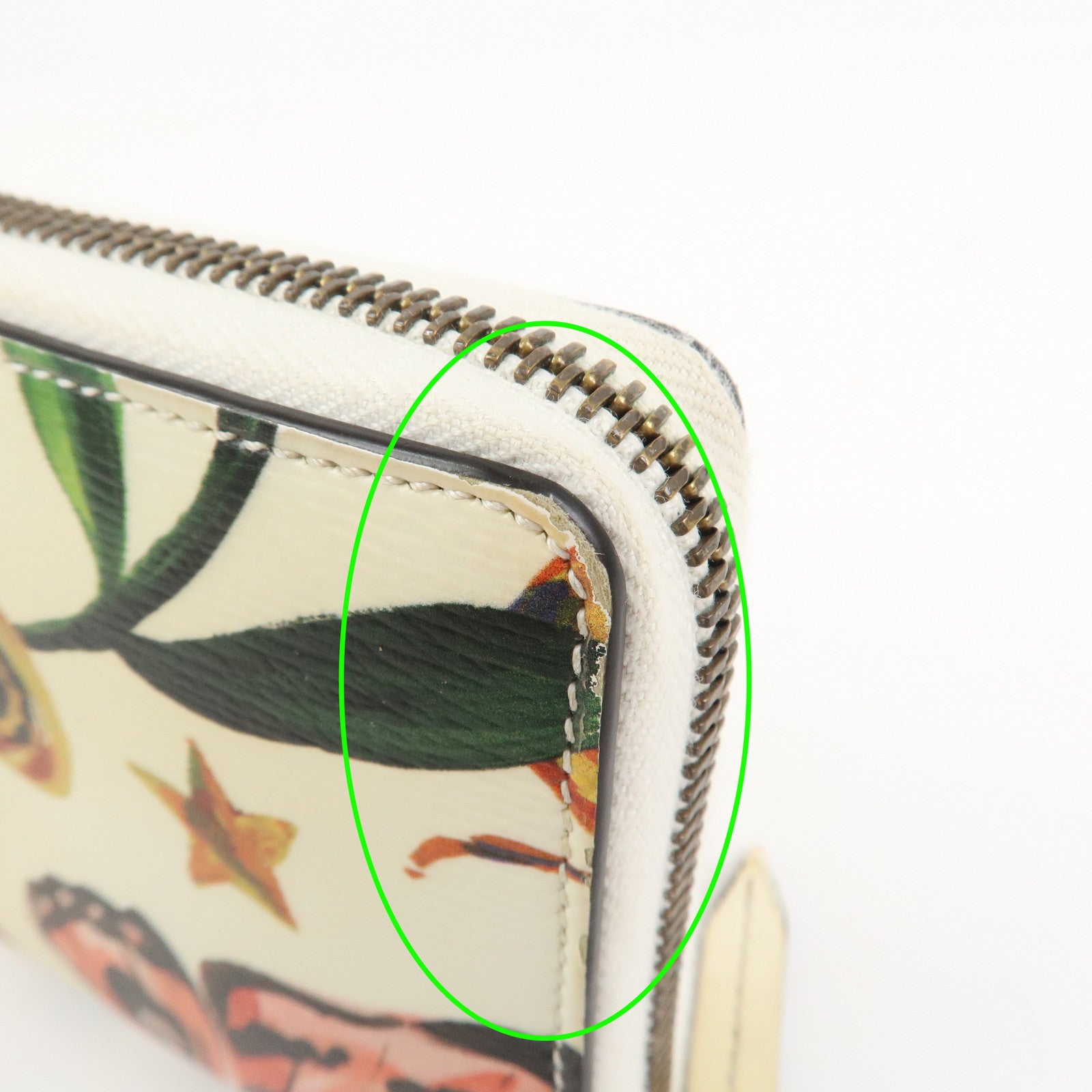 GUCCI Leather Round Zippy Long Wallet White 410102