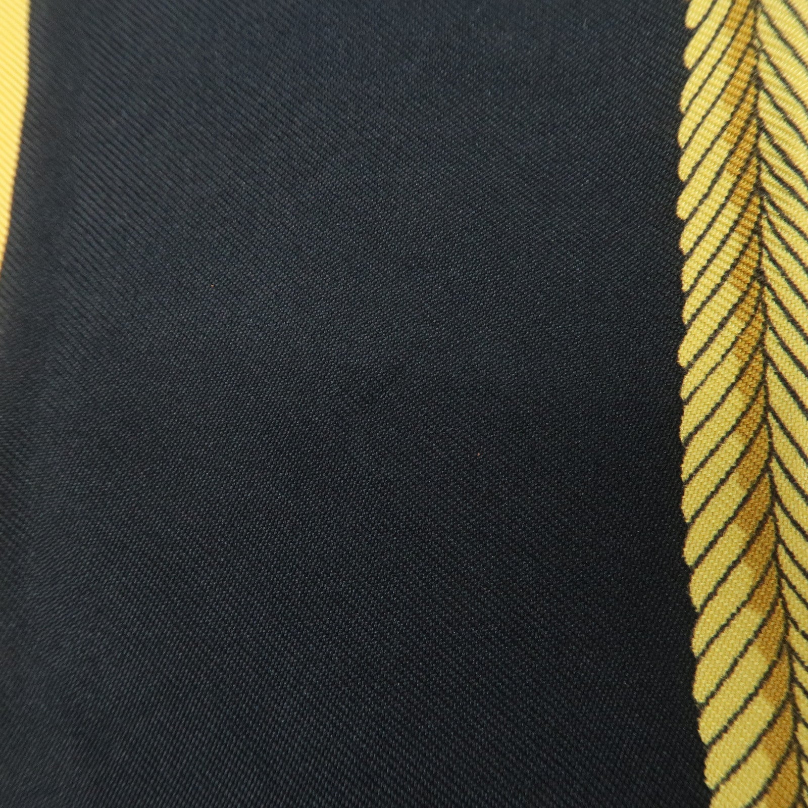 HERMES Carre 90 Silk 100% LES ARMES DE PARIS Scarf Black Gold