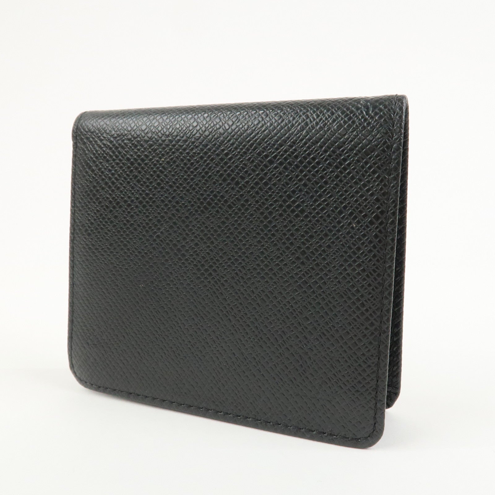 Louis Vuitton Taiga Leather Porte-billet 3 Compact Wallet M30452