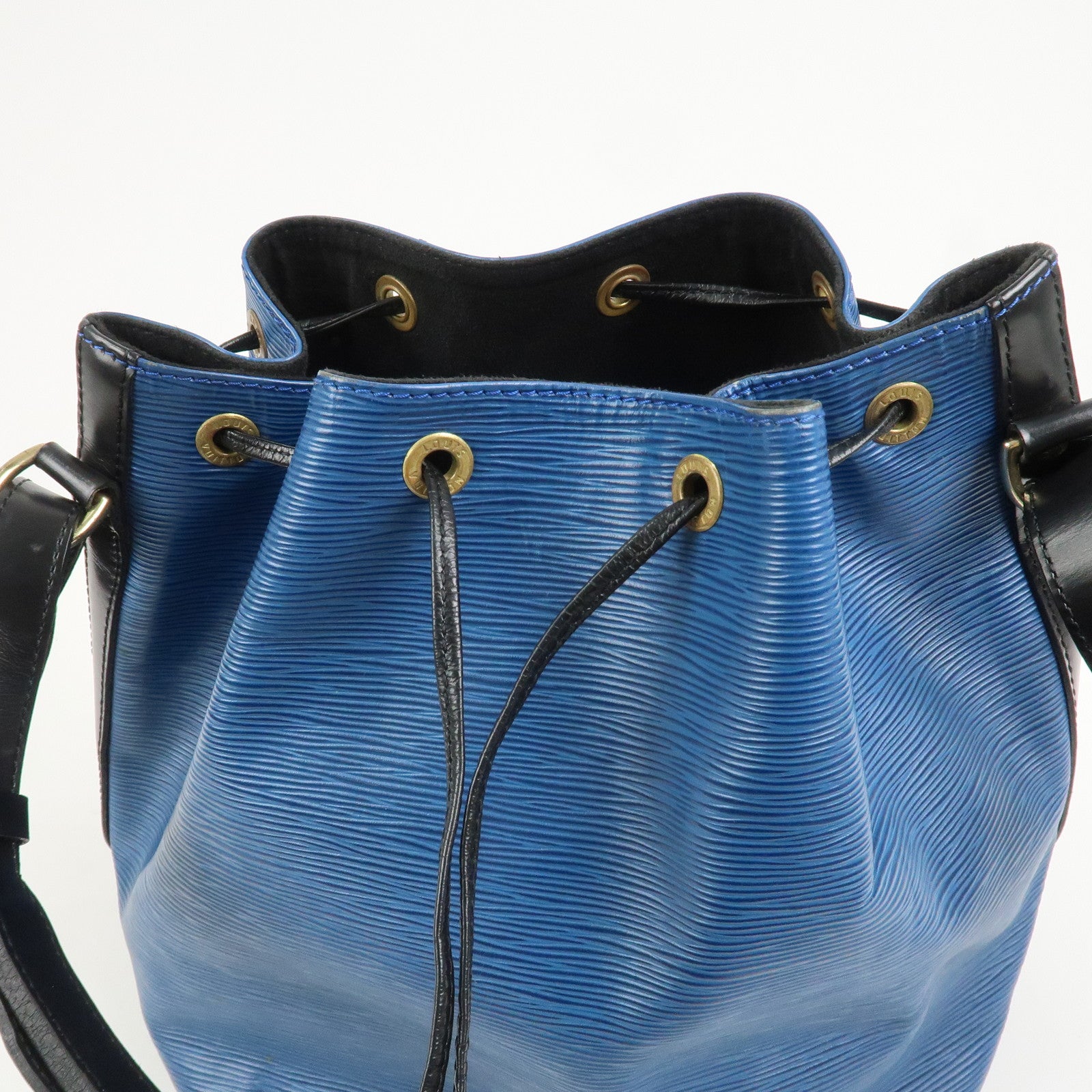 Louis Vuitton Epi Leather Petit Noe Bicolor Noir Toledo Blue Ｍ44152