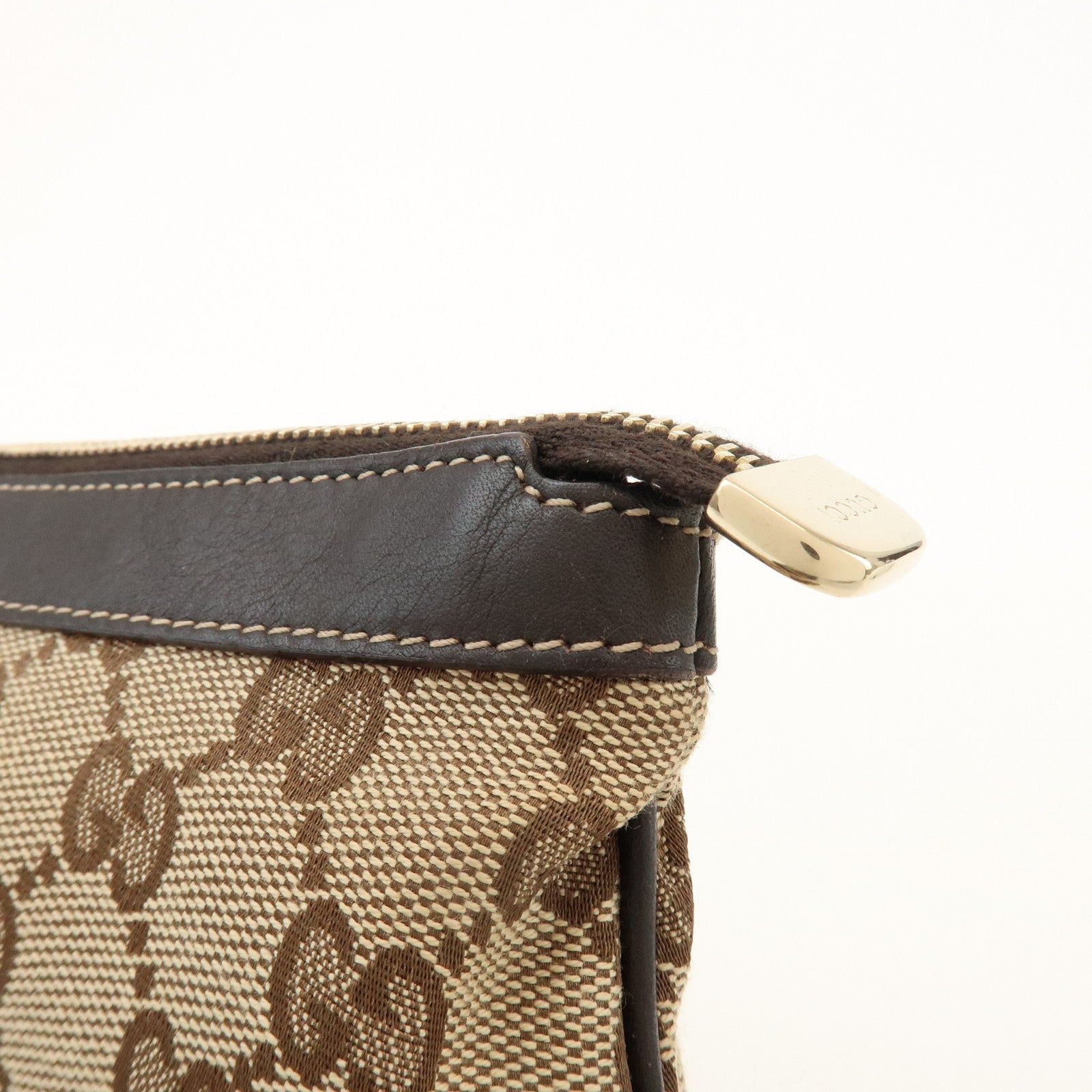 GUCCI Interlocking G GG Canvas Leather Pouch Wristlet Bag 212203