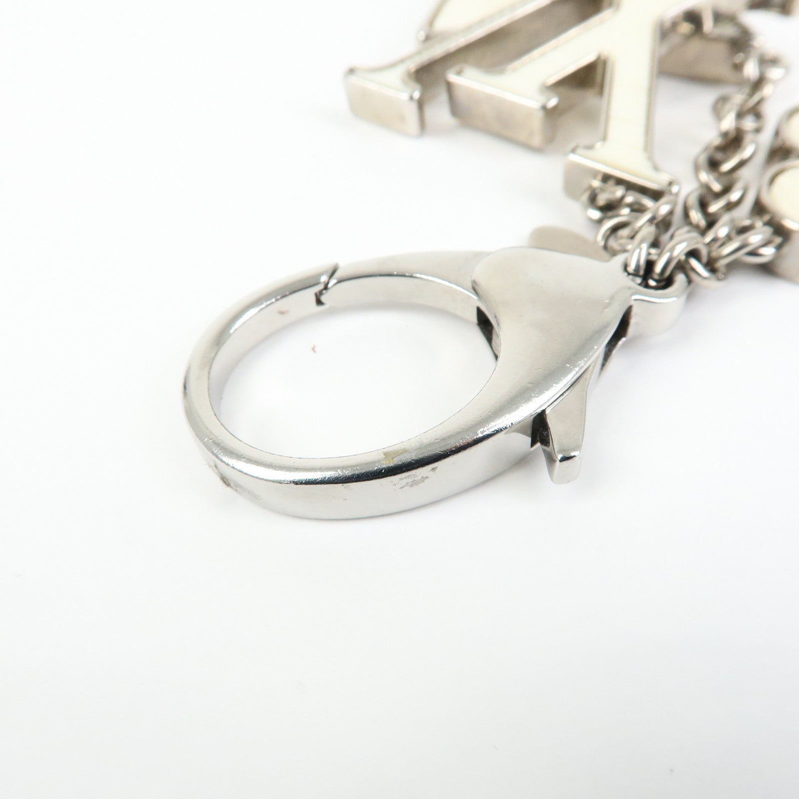 Louis Vuitton Bijoux Sac Fleur de Epi Bag Charm Silver White M65085