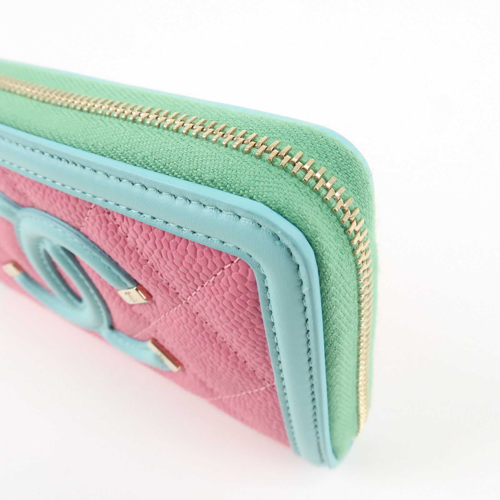 CHANEL COCO Mark CC Filigree Caviarskin Round Zippy Wallet Pink A84446 Used