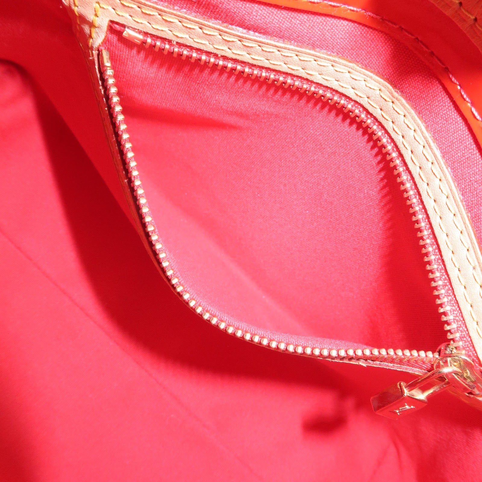 Louis Vuitton Monogram Vernis Leather Lead PM Hand Bag Rouge M91088