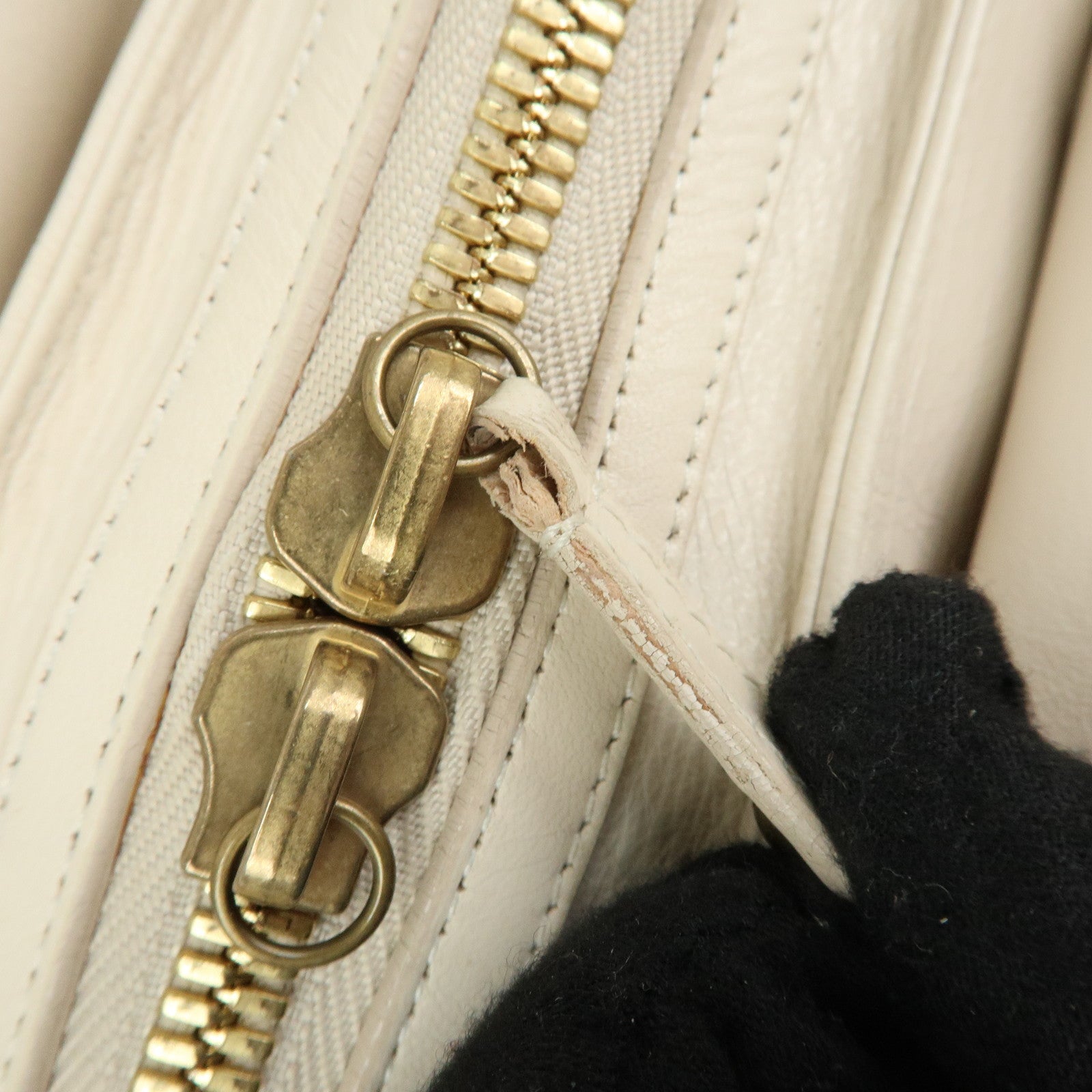 Louis Vuitton Cruise Line Rivet Bag Leather Hand Bag Ecru M95345