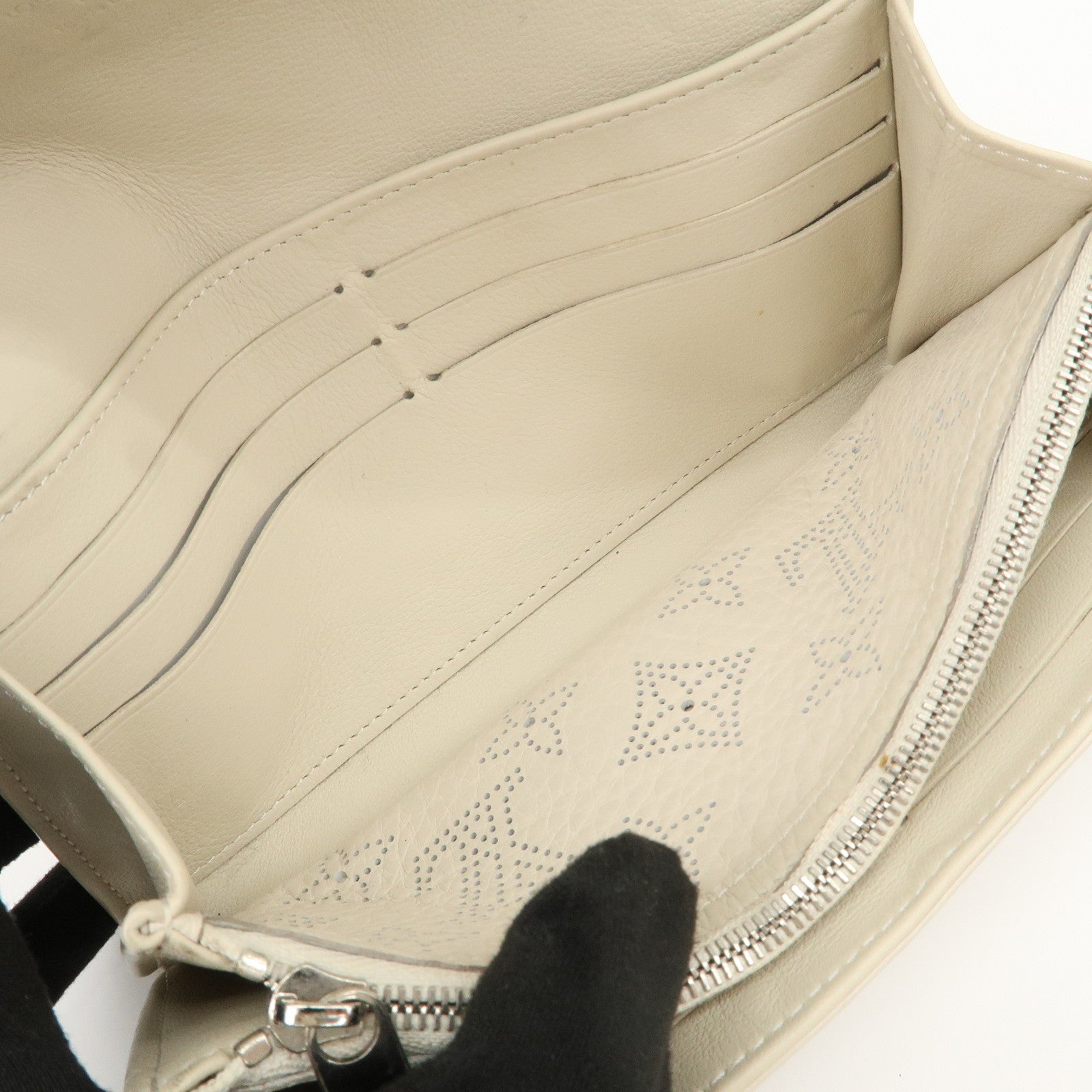 Louis Vuitton Mahina Leather Portefeuille Iris Long Wallet M58159