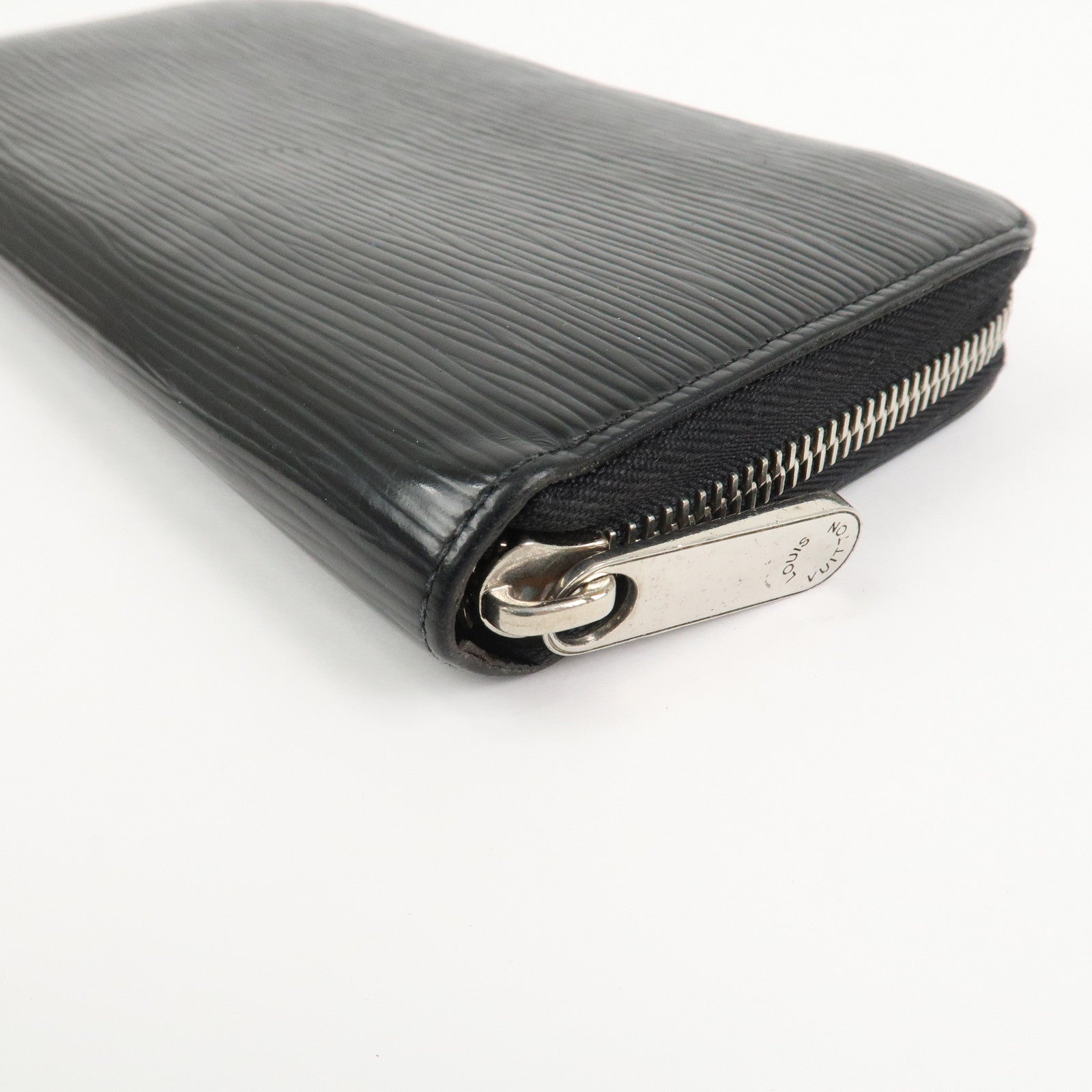 Louis Vuitton Epi Leather Round Zippy Long Wallet Noir Black M60072