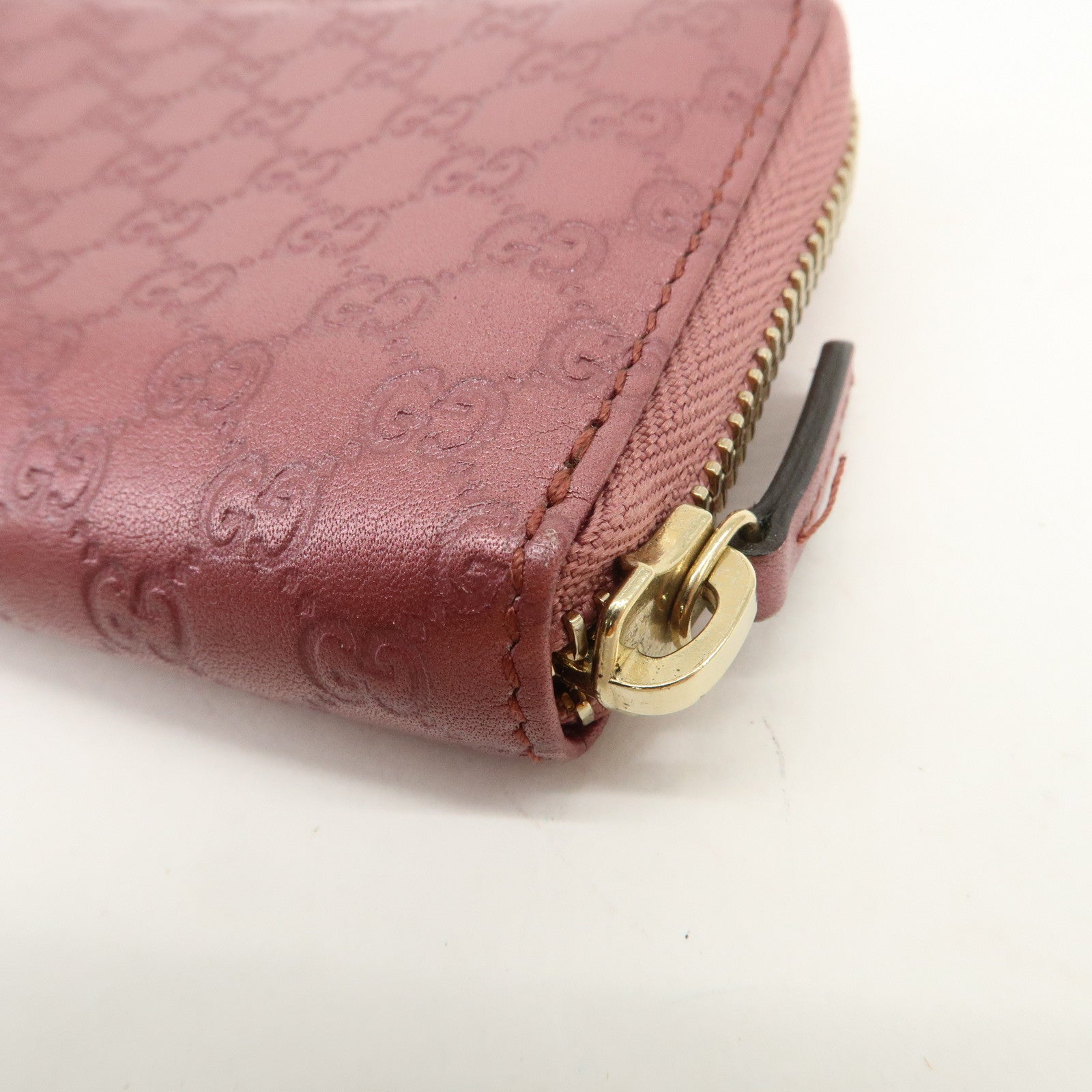 GUCCI Micro Guccissima Leather Round Zippy Coin Case 255452