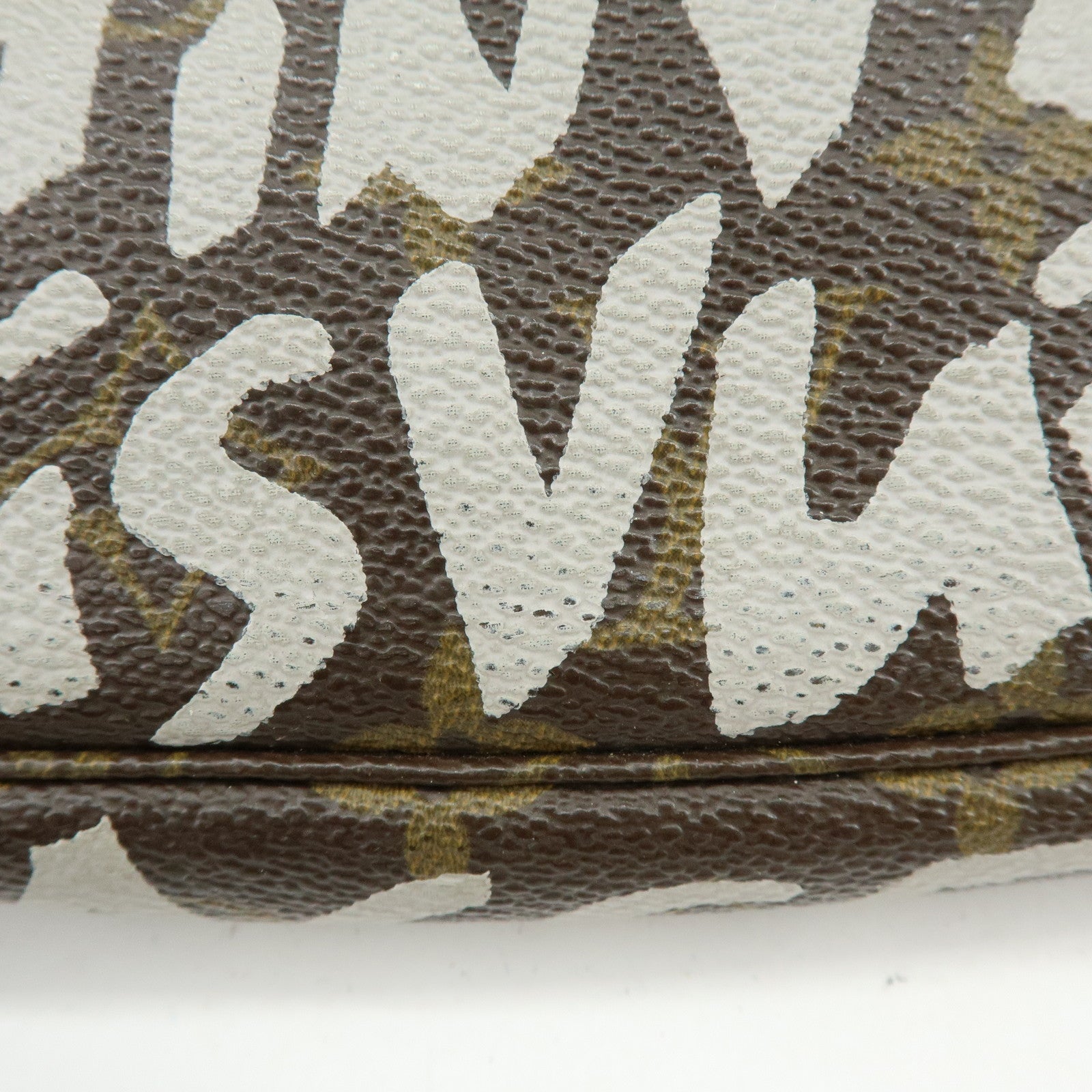 Louis Vuitton Monogram Graffiti Pochette Accessoires Pouch M92192