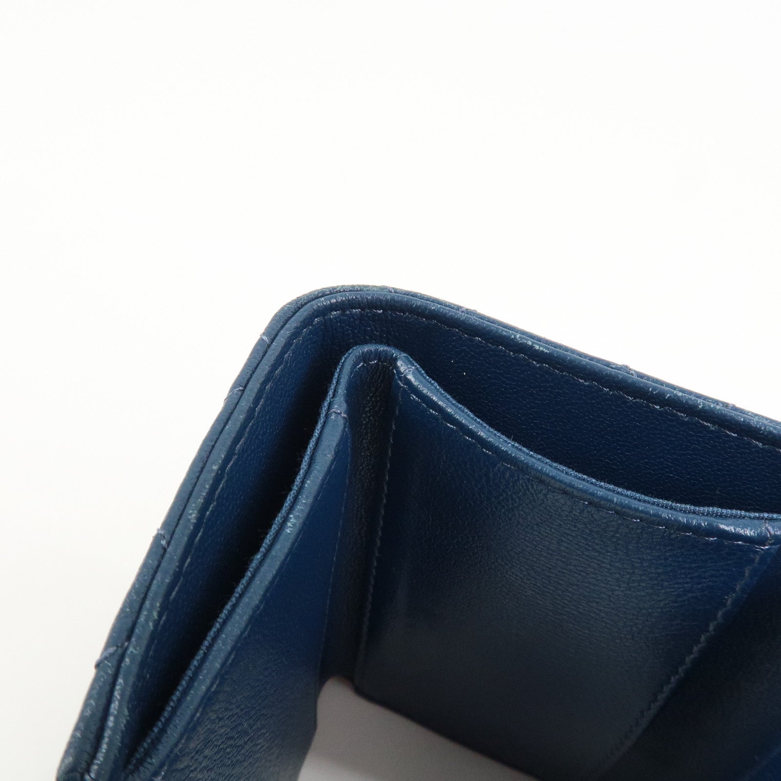 CHANEL COCO Mark Matelasse CHANEL19 Tri-fold Compact Wallet AP0727