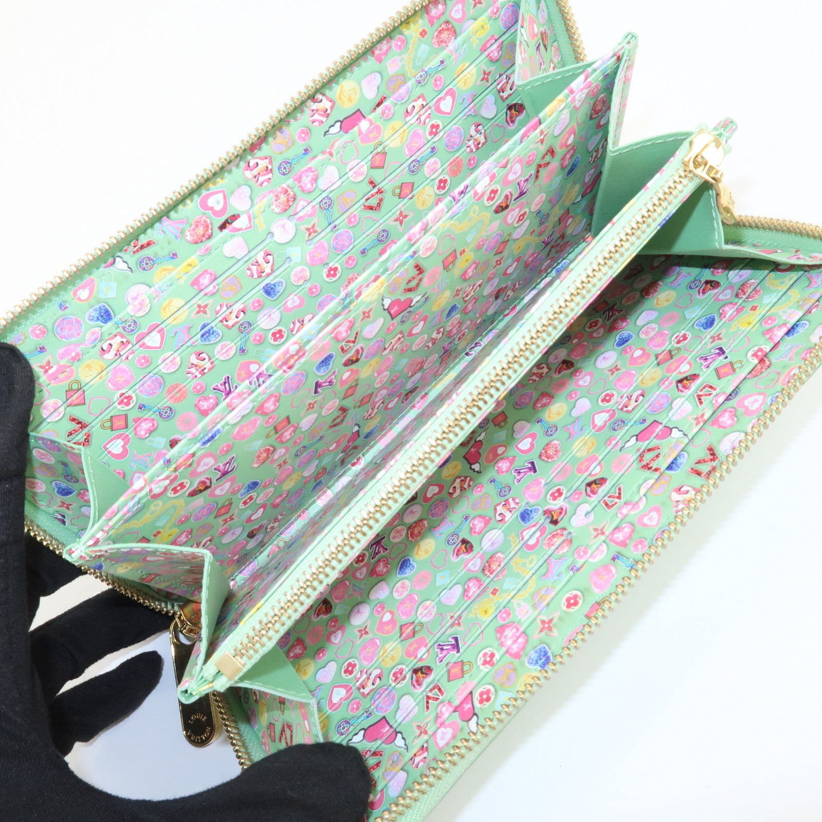 Louis Vuitton Monogram Vernis Zippy Wallet Gummy Apple M82065