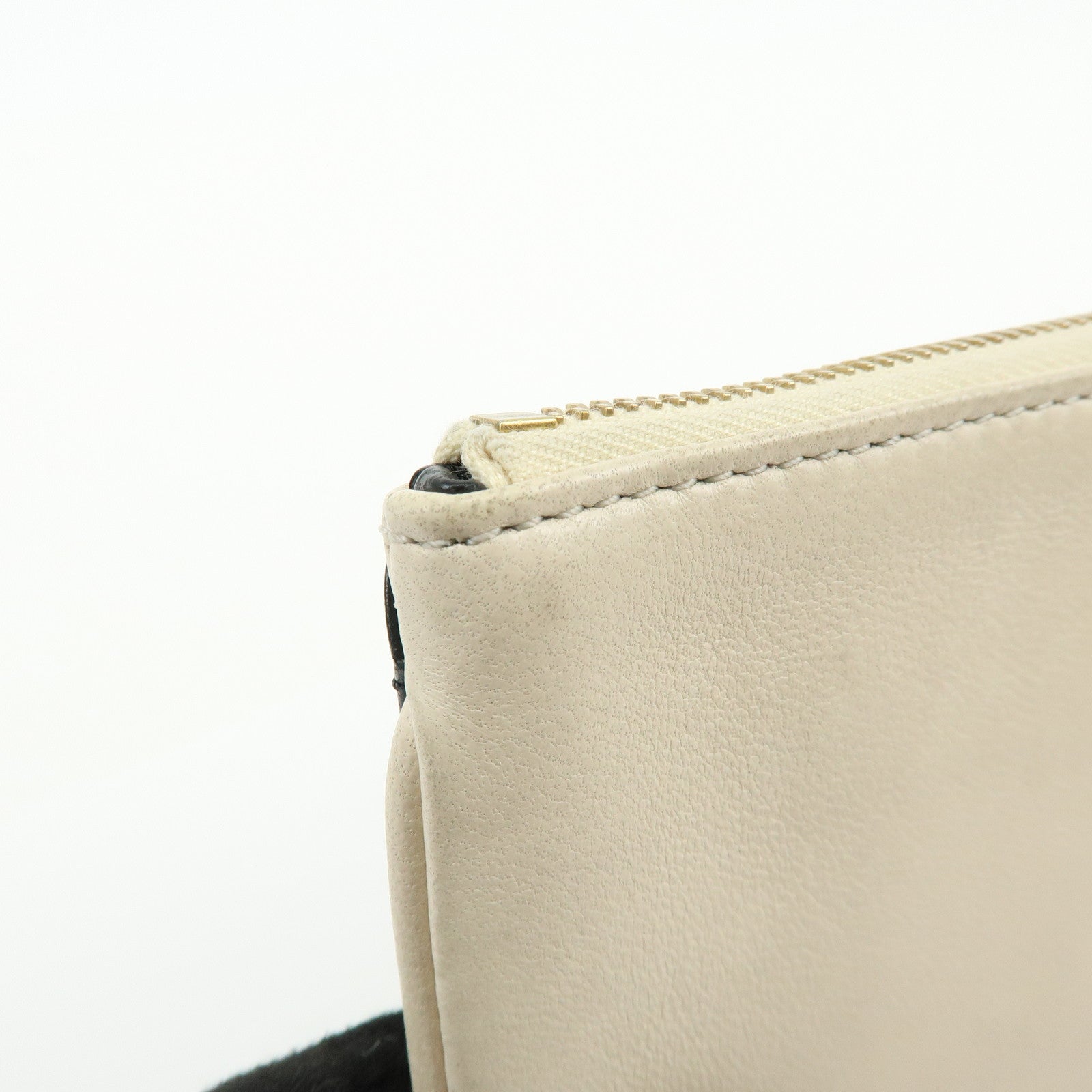 VALENTINO Viva Superstar Leather Cosmetic Jewelry Pouch Ivory Black