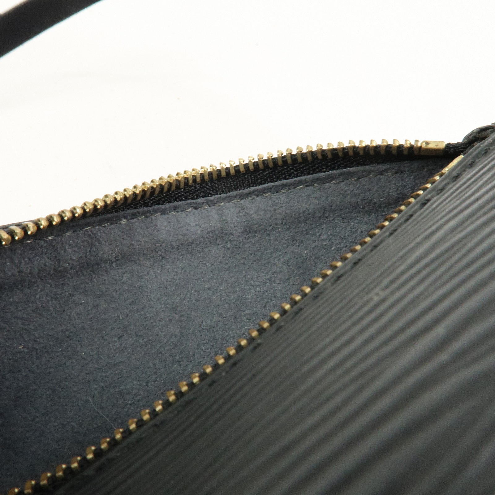 Louis Vuitton Epi Leather Mini Pouch For Soufflot Hand Bag Noir
