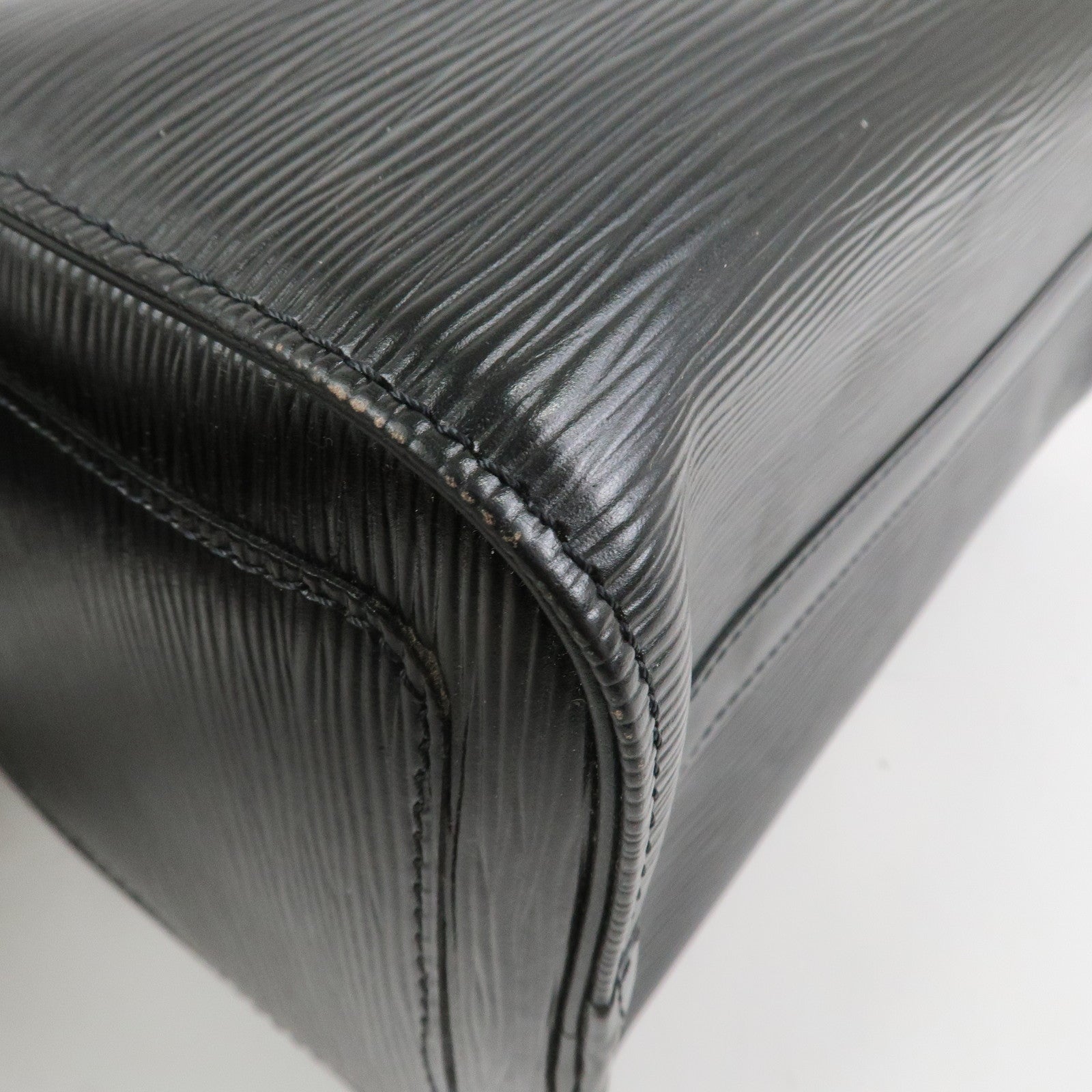 Louis Vuitton Epi Leather Speedy 25 Hand Bag Boston Bag Noir M59032