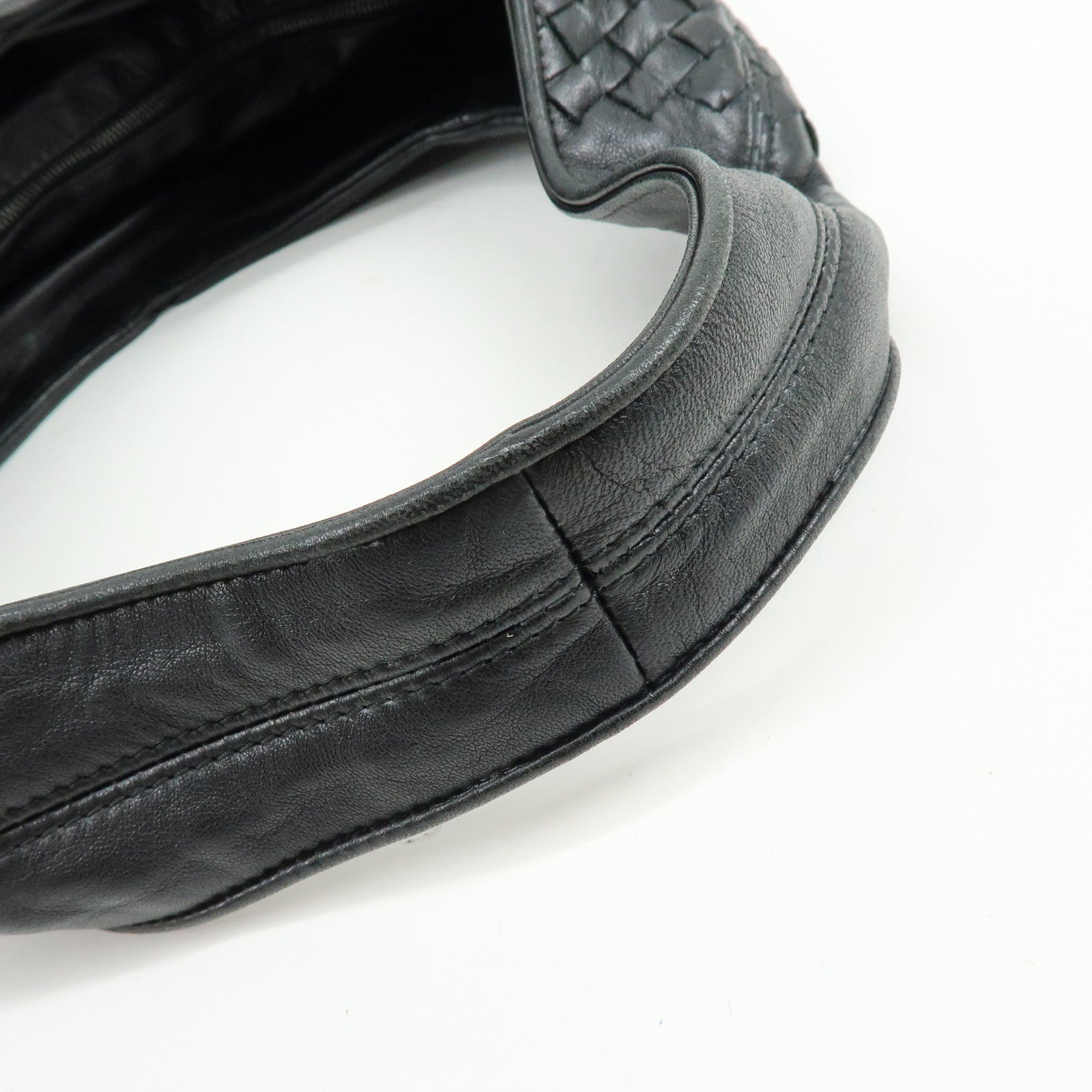 BOTTEGA VENETA Intrecciato Lamb Skin Shoulder Bag Black 145552