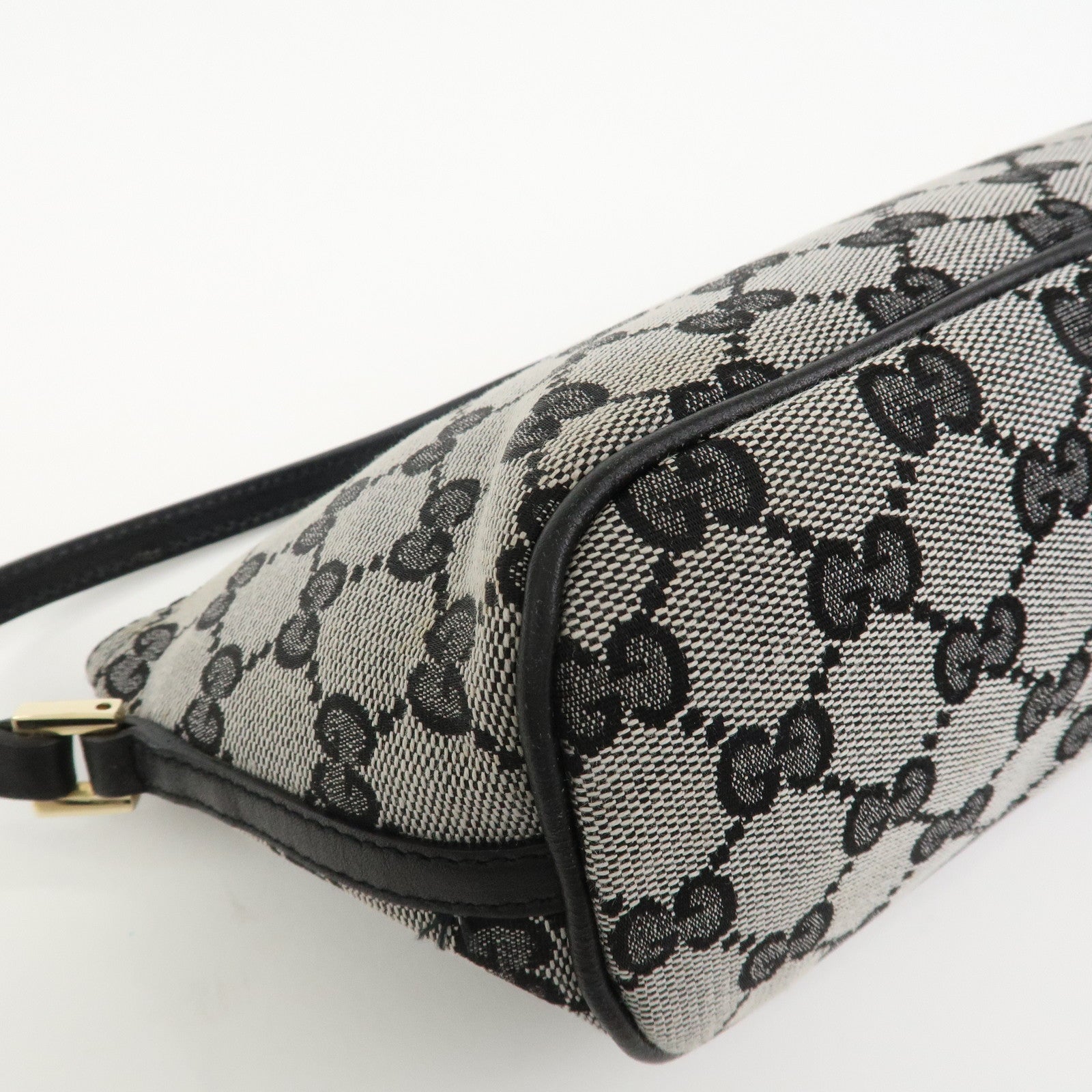 GUCCI Boat Bag GG Canvas Leather Accessory Pouch Hand Bag 039.1103