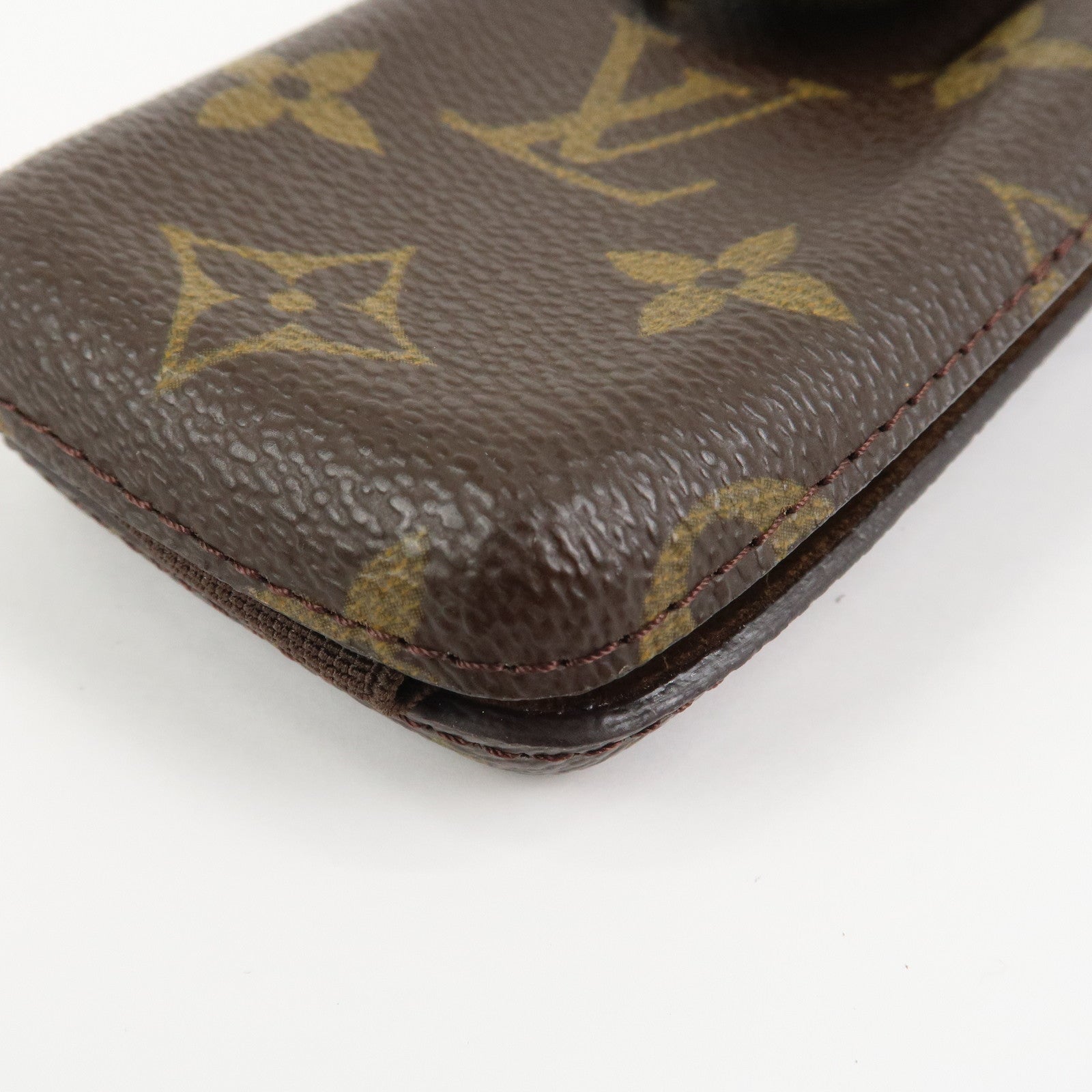 Louis Vuitton Monogram Etui Telephone International PM M63064