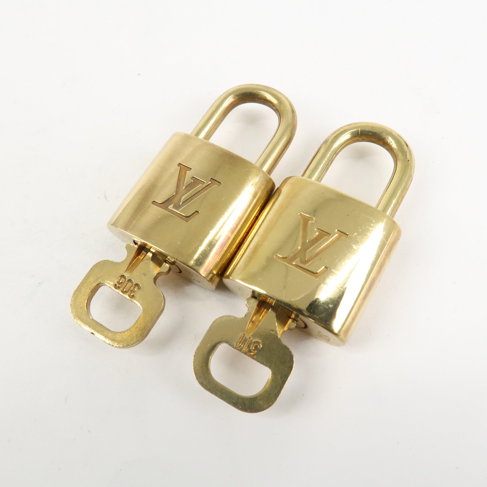 Louis Vuitton Set of 10 Lock & Key Cadena Key Lock Metal Gold Used