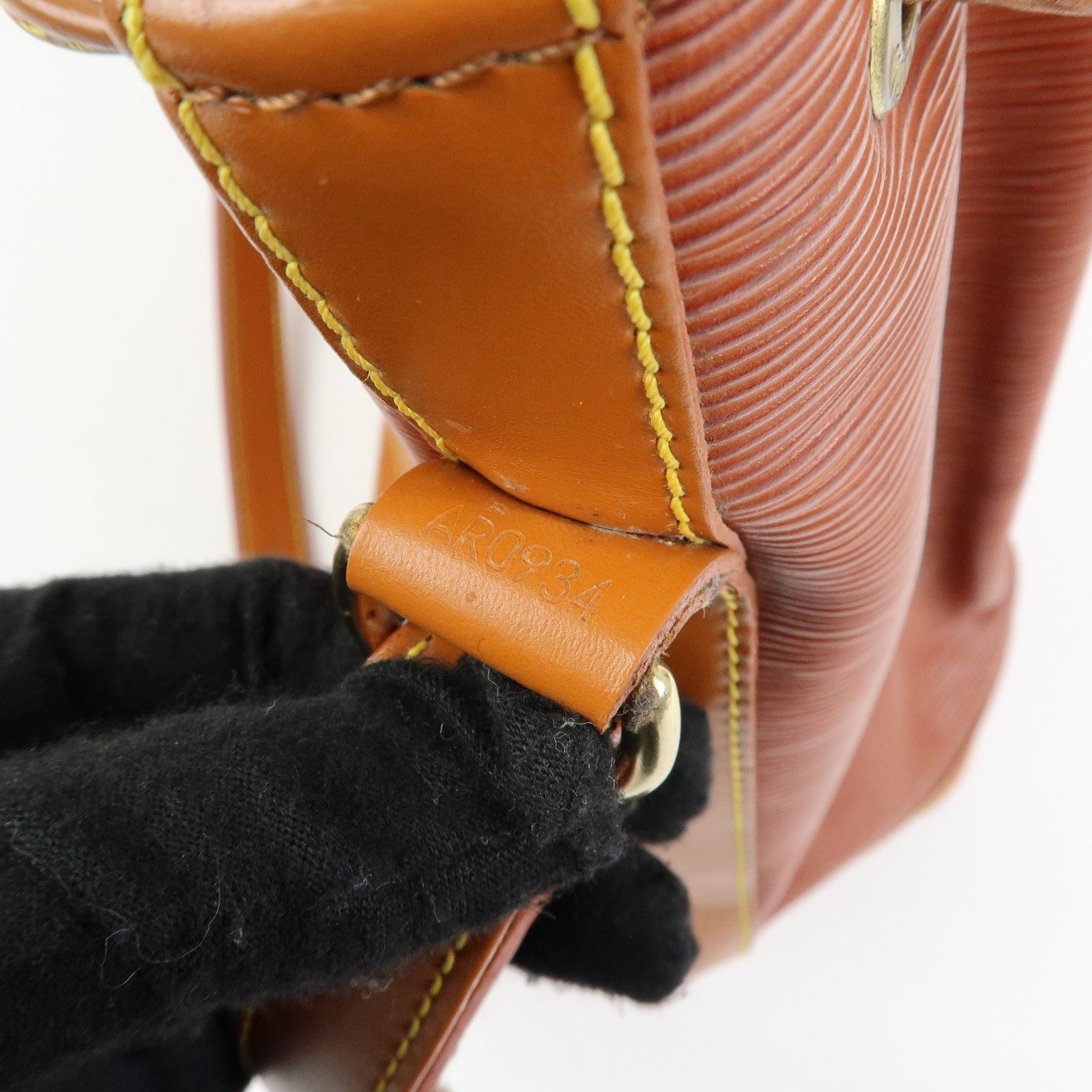 Louis Vuitton Epi Noe Bi-Color Shoulder Bag Kenya Brown M44028
