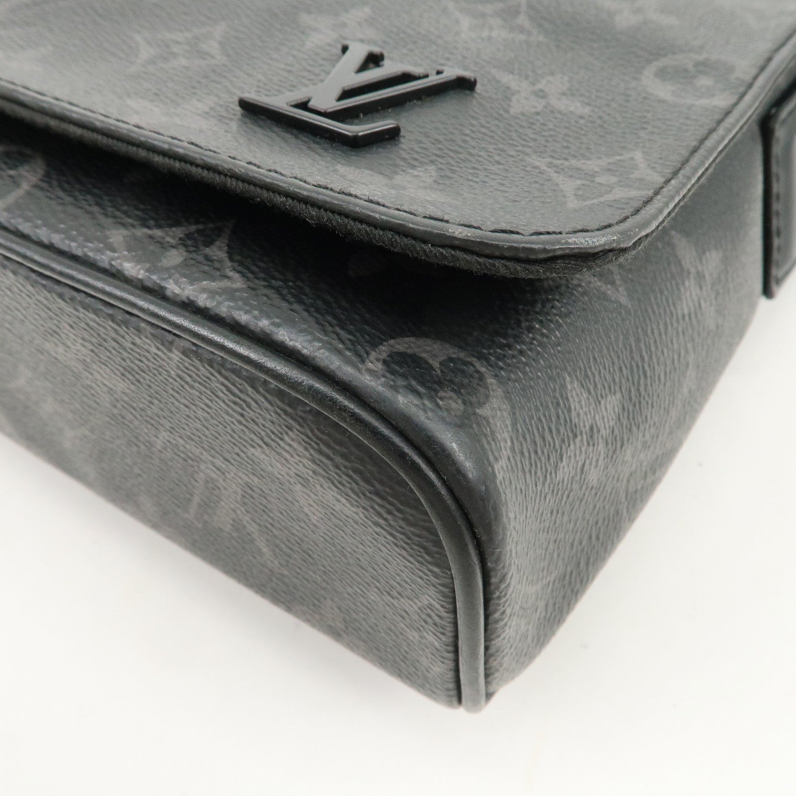 Louis Vuitton Monogram Eclips District PM Messenger Bag M45272