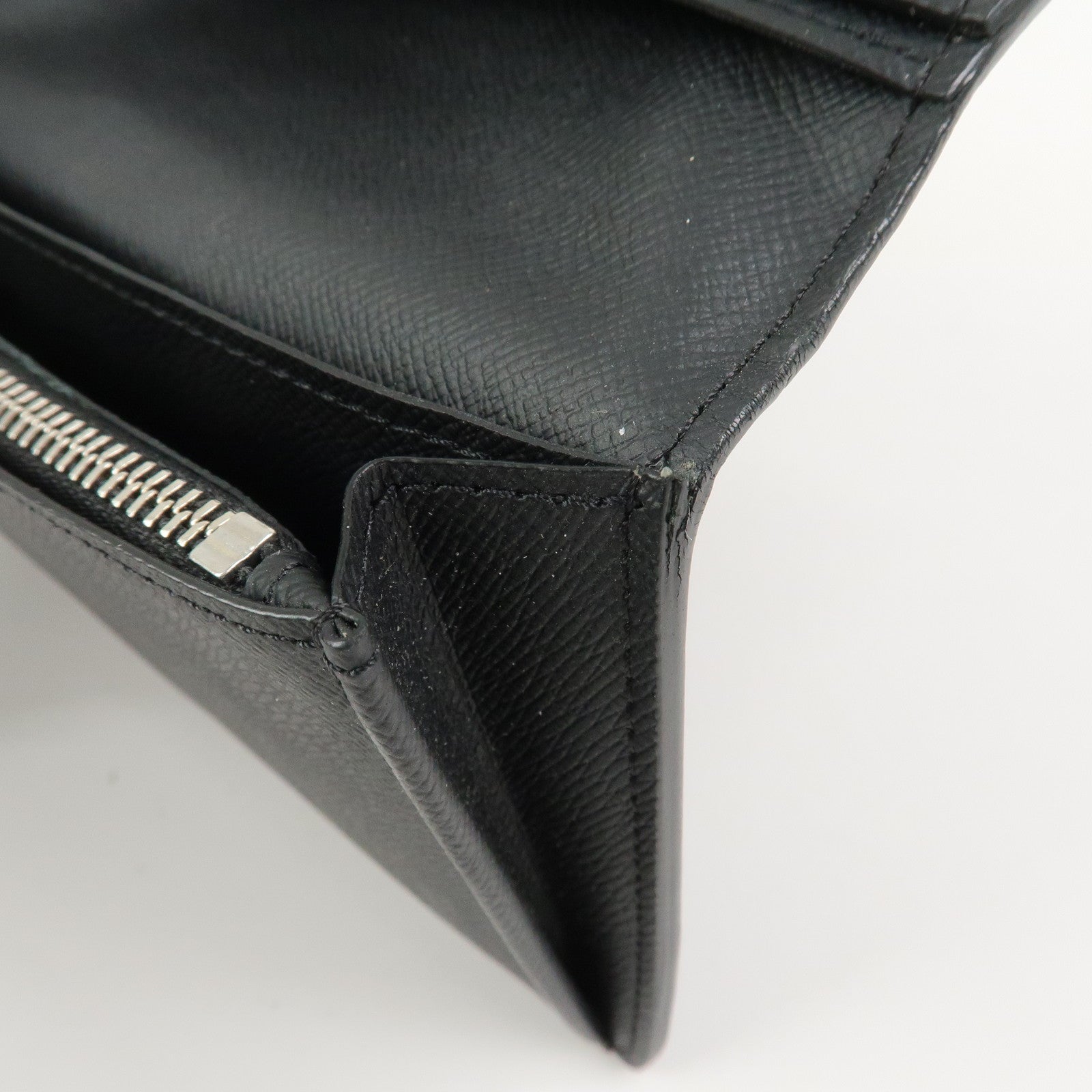 Louis Vuitton Taiga Portefeuille Brazza Bi-fold Long Wallet M30501