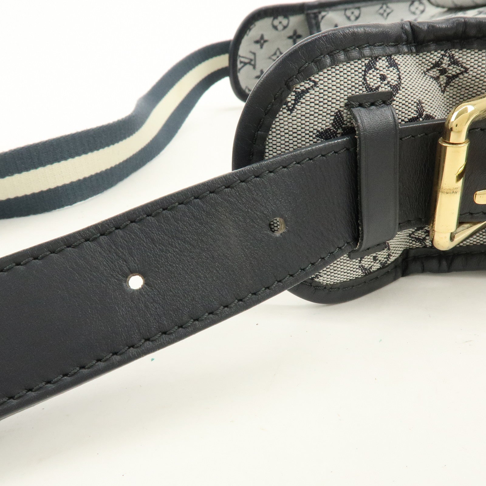 Louis Vuitton Monogram Mini Buzas Marie Kate Shoulder Bag M92320