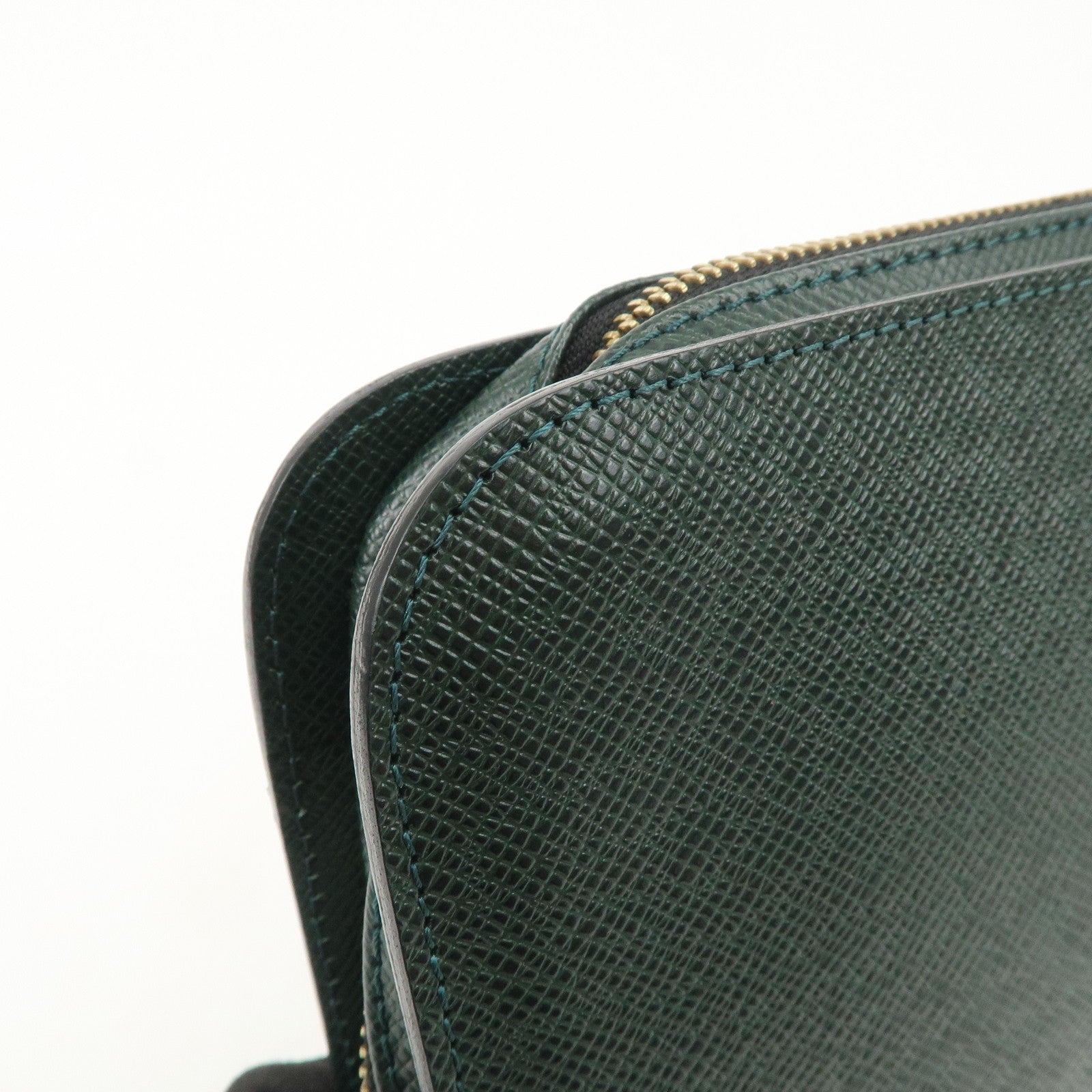 Louis Vuitton Taiga Baikal Clutch Bag Pouch Epicea M30184 Used