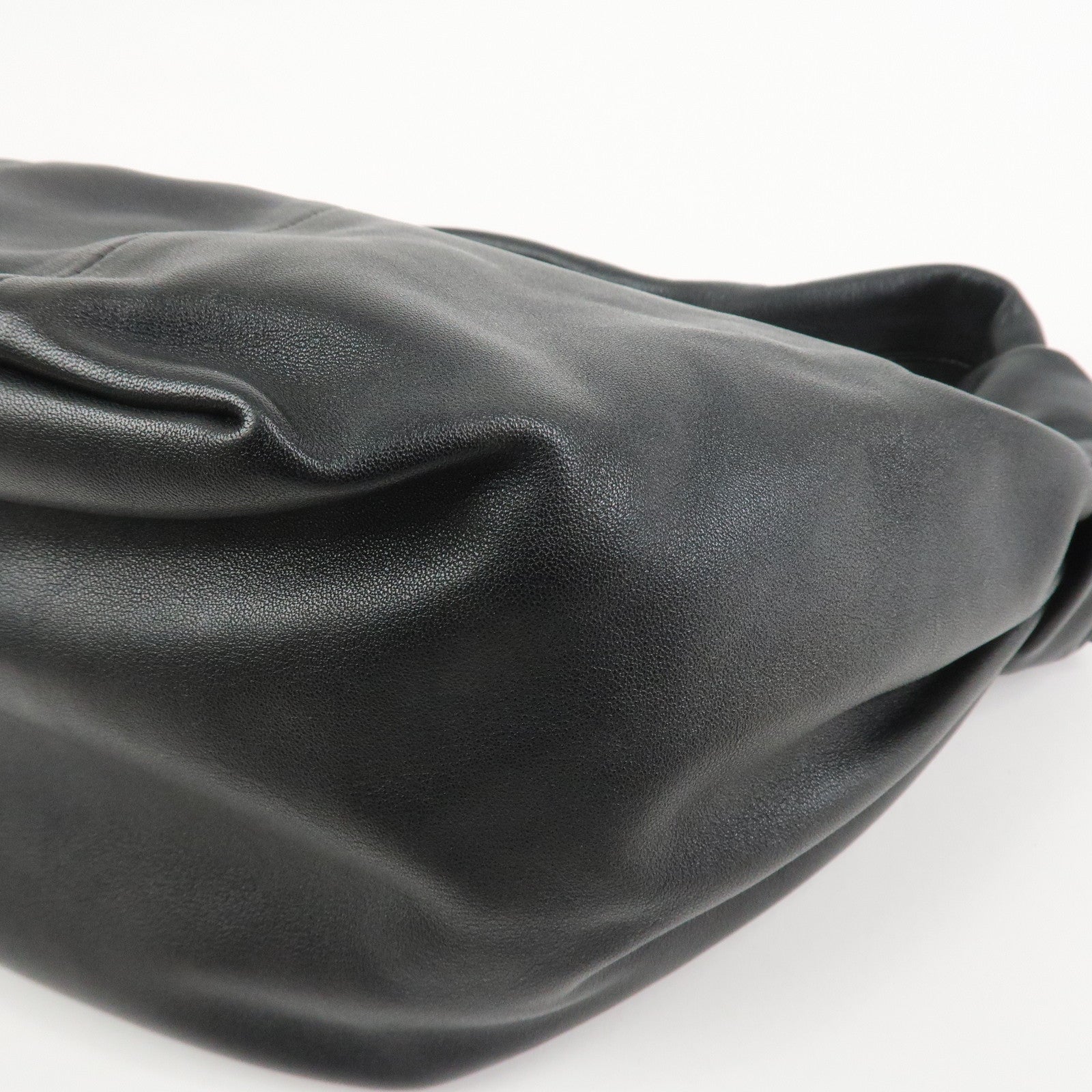 BOTTEGA VENETA Double Knots Leather Hand Bag Black