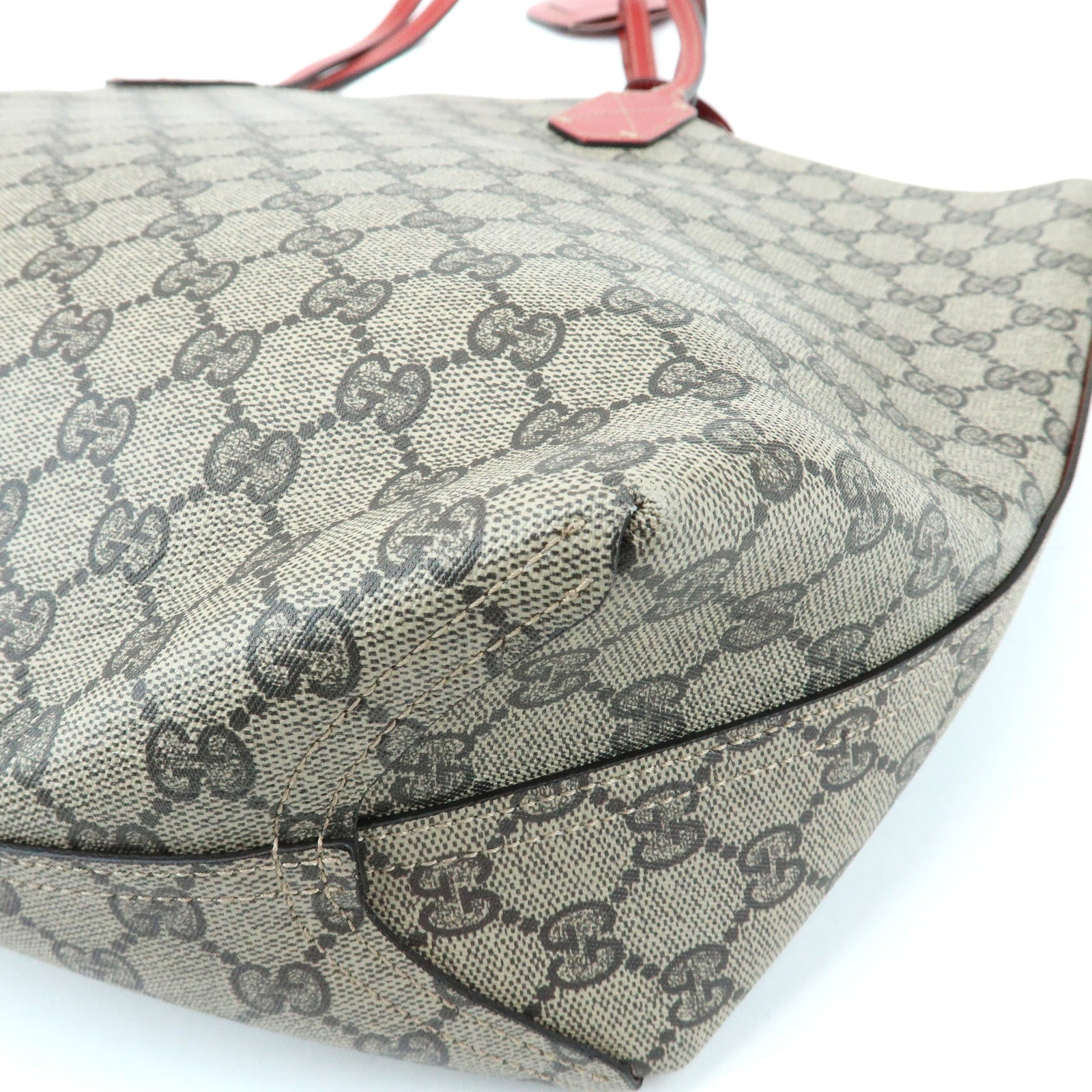 GUCCI Reversible GG Supreme Leather Tote Bag Beige Red 368568