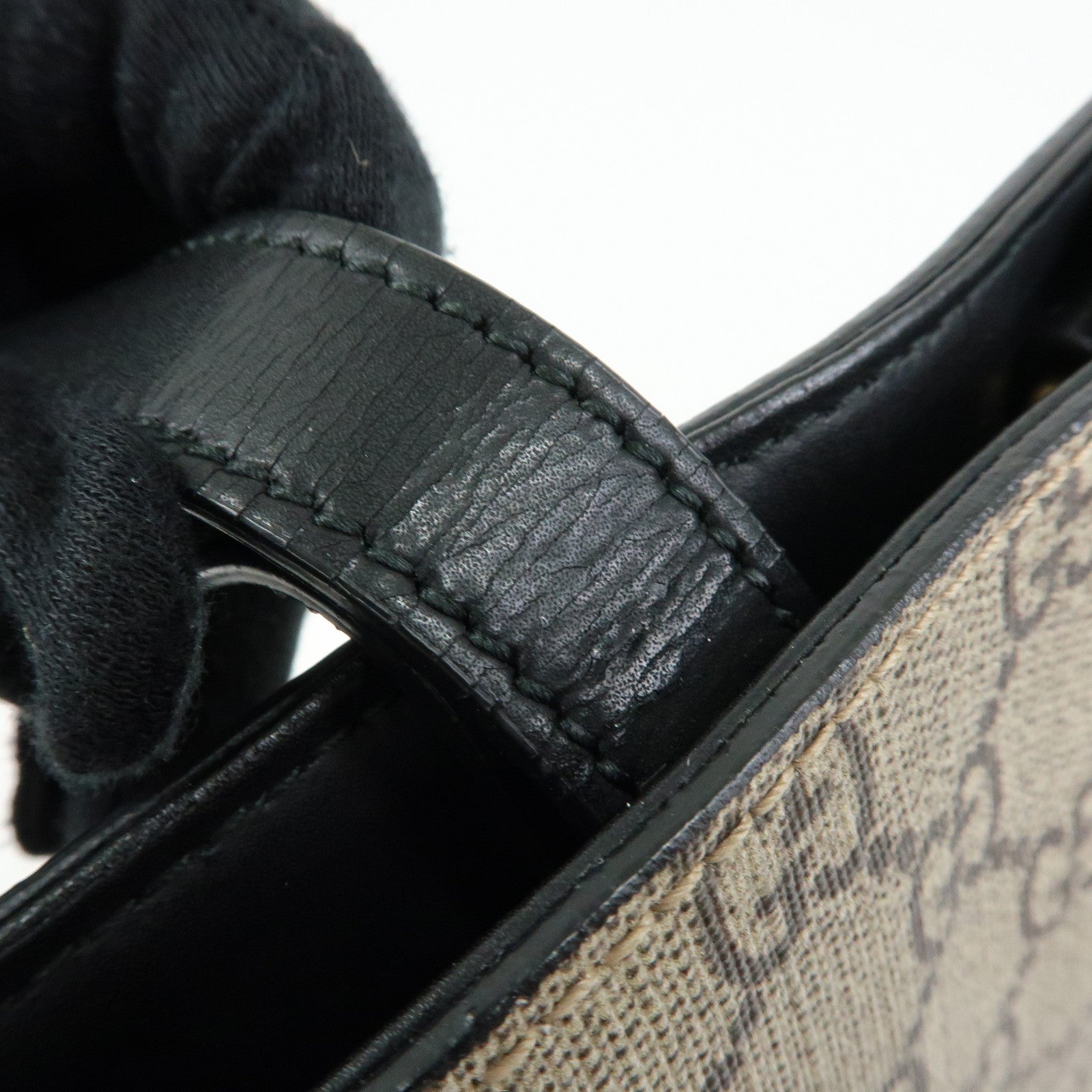 GUCCI GG Supreme Leather Tigar Tote Bag Beige Black 450950