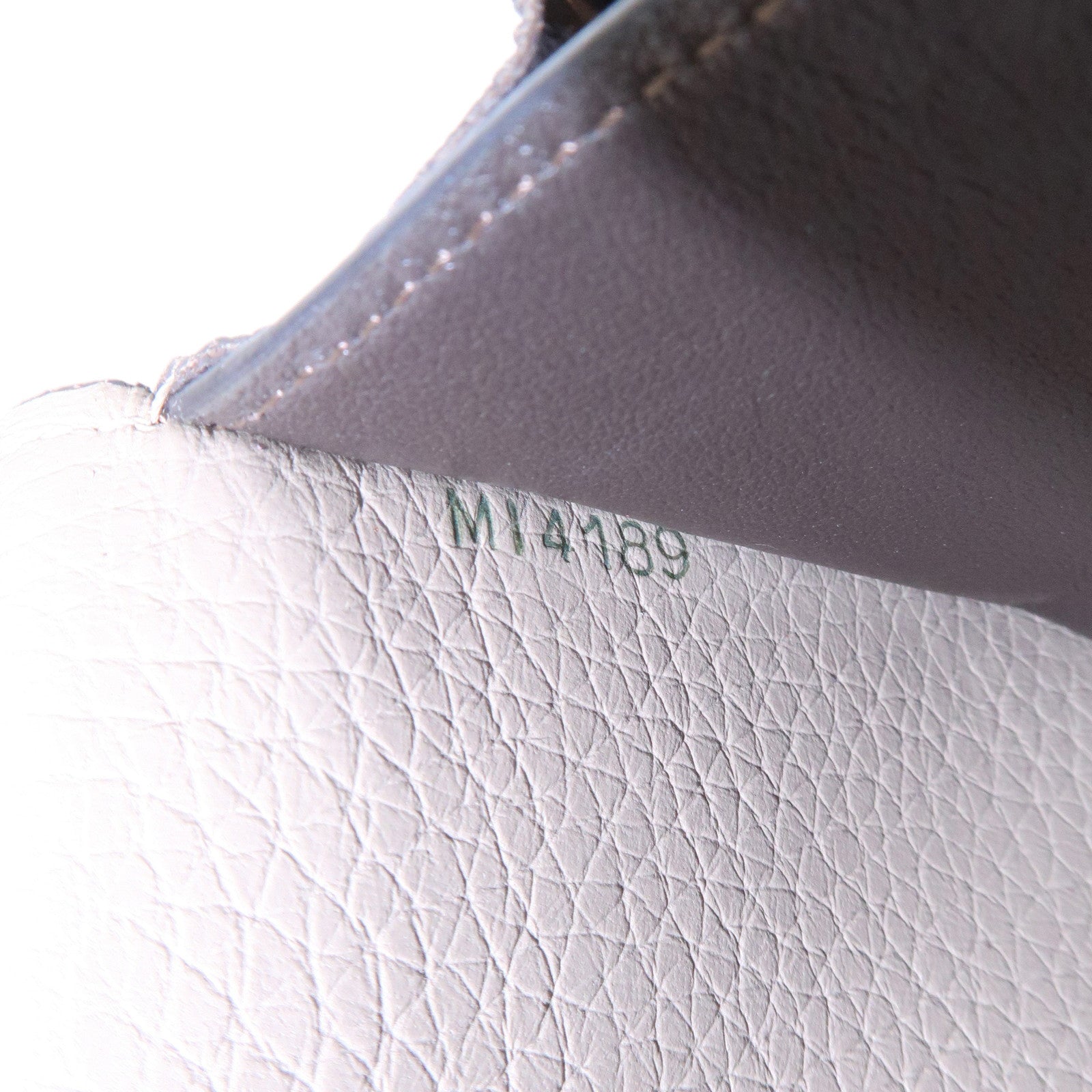 Louis Vuitton Capucines Taurillon Leather Long Wallet Galet M61249