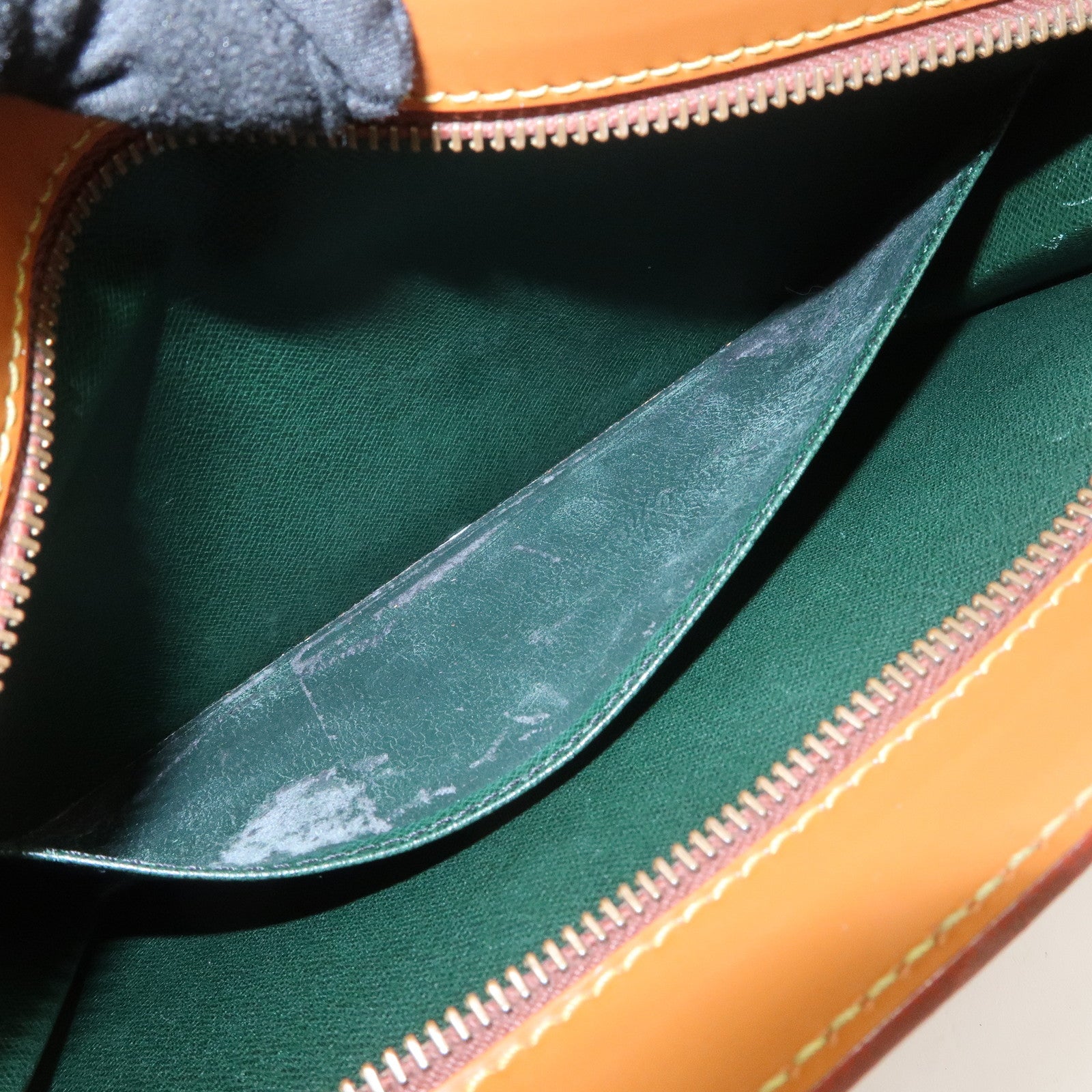 Louis Vuitton Epi Pochette Homme Clutch Bag Zipang Gold M52528