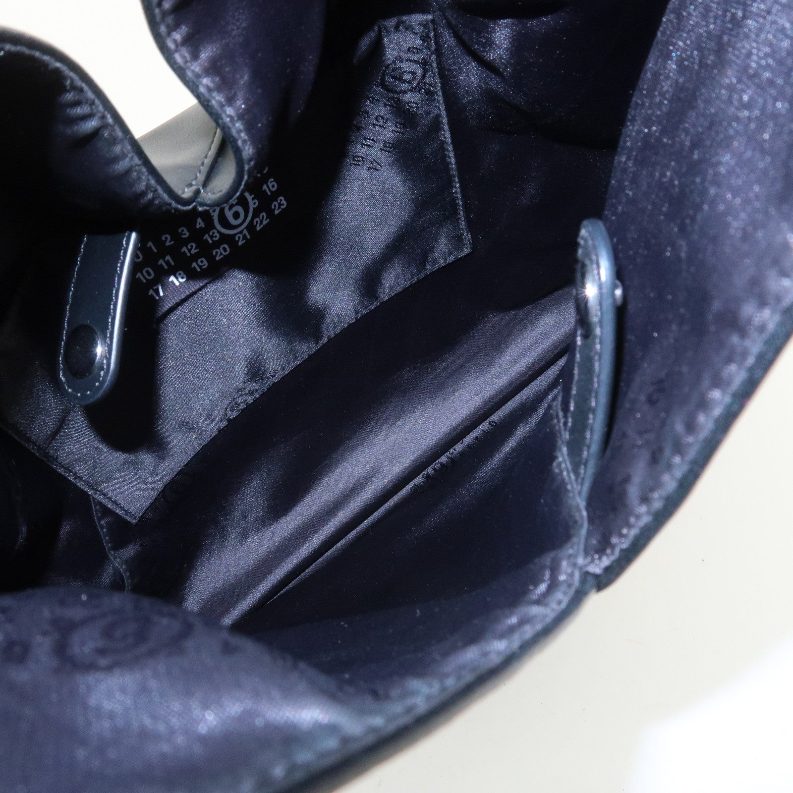 Maison Margiela Japanese Hand Bag Medium Black 25FWD0039P4344