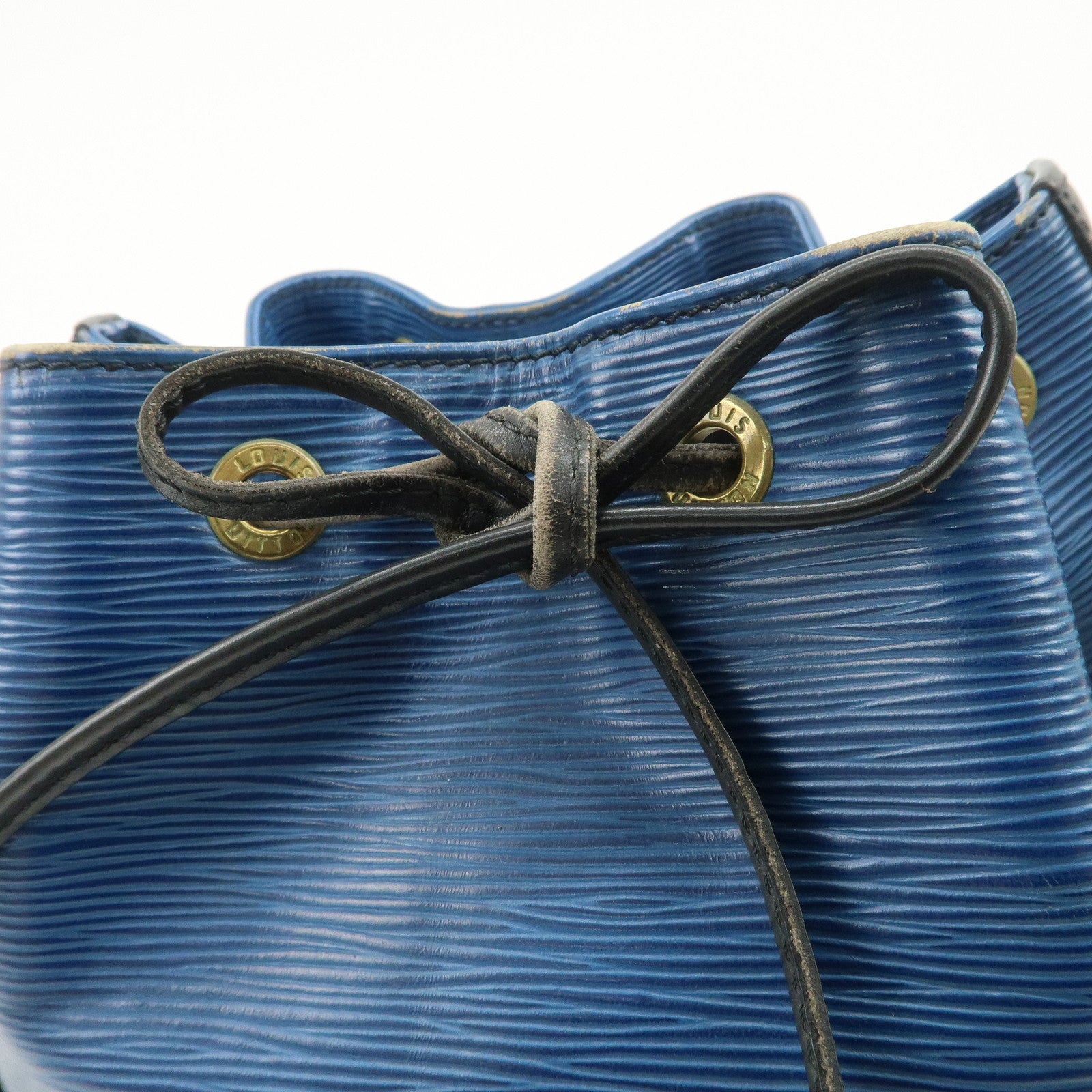Louis Vuitton Epi Petit Noe Bi-color Shoulder Bag Noir Blue Ｍ44152