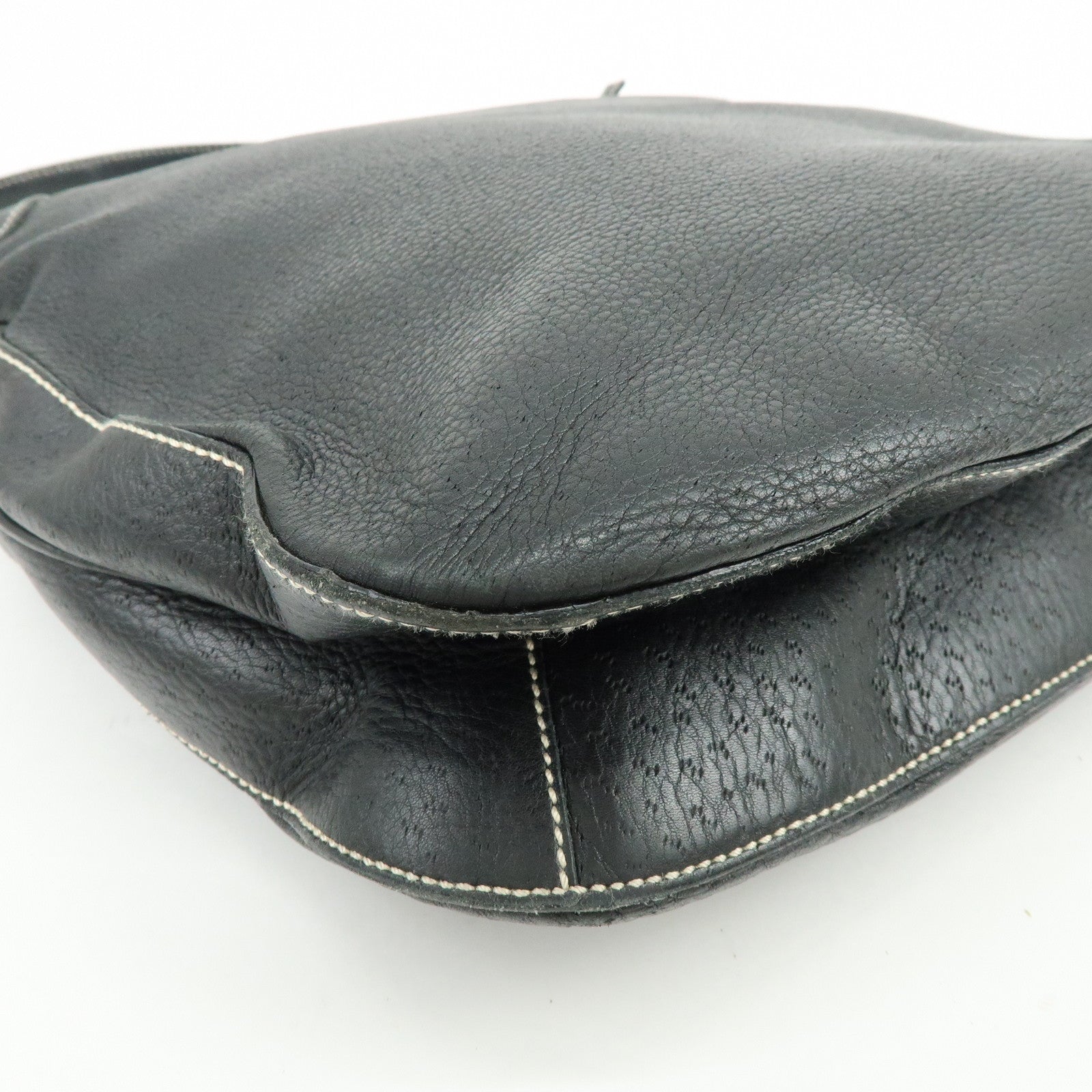 Ferragamo Gancini Leather Shoulder Bag Hand Bag Black