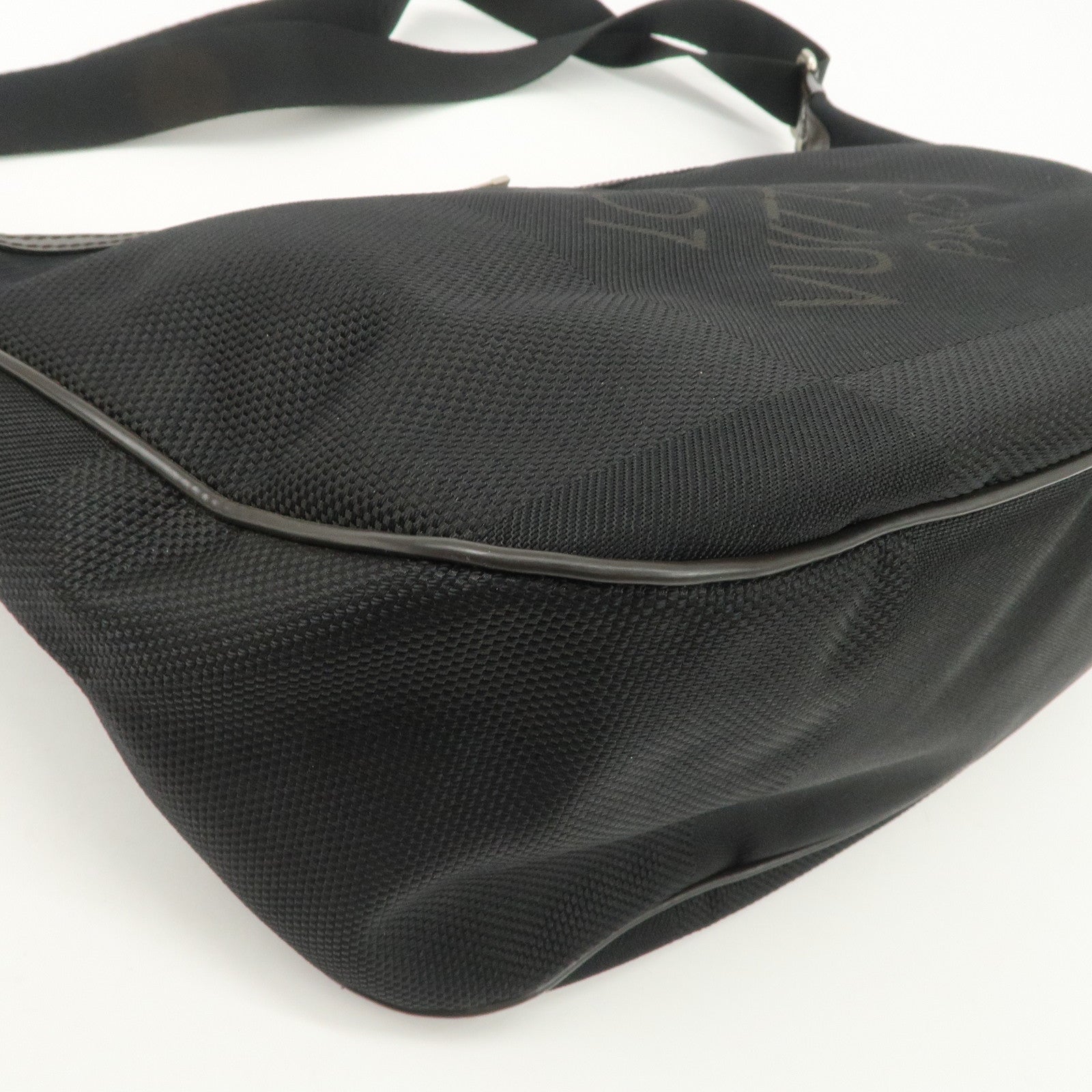 Louis Vuitton Damier Giant Canvas Nume Leather Explorateur M93616