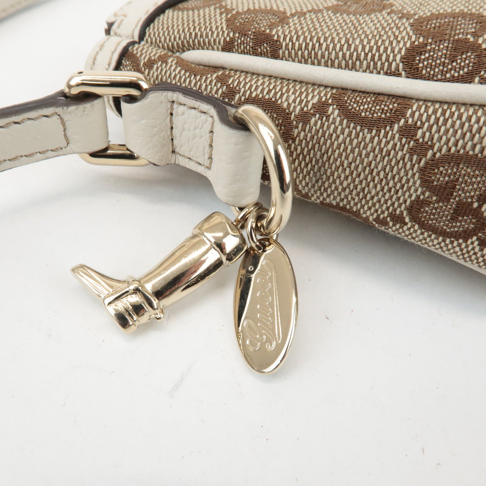 GUCCI GG Canvas Leather Accessory Pouch Hand Bag Beige Ivory 154432 Used