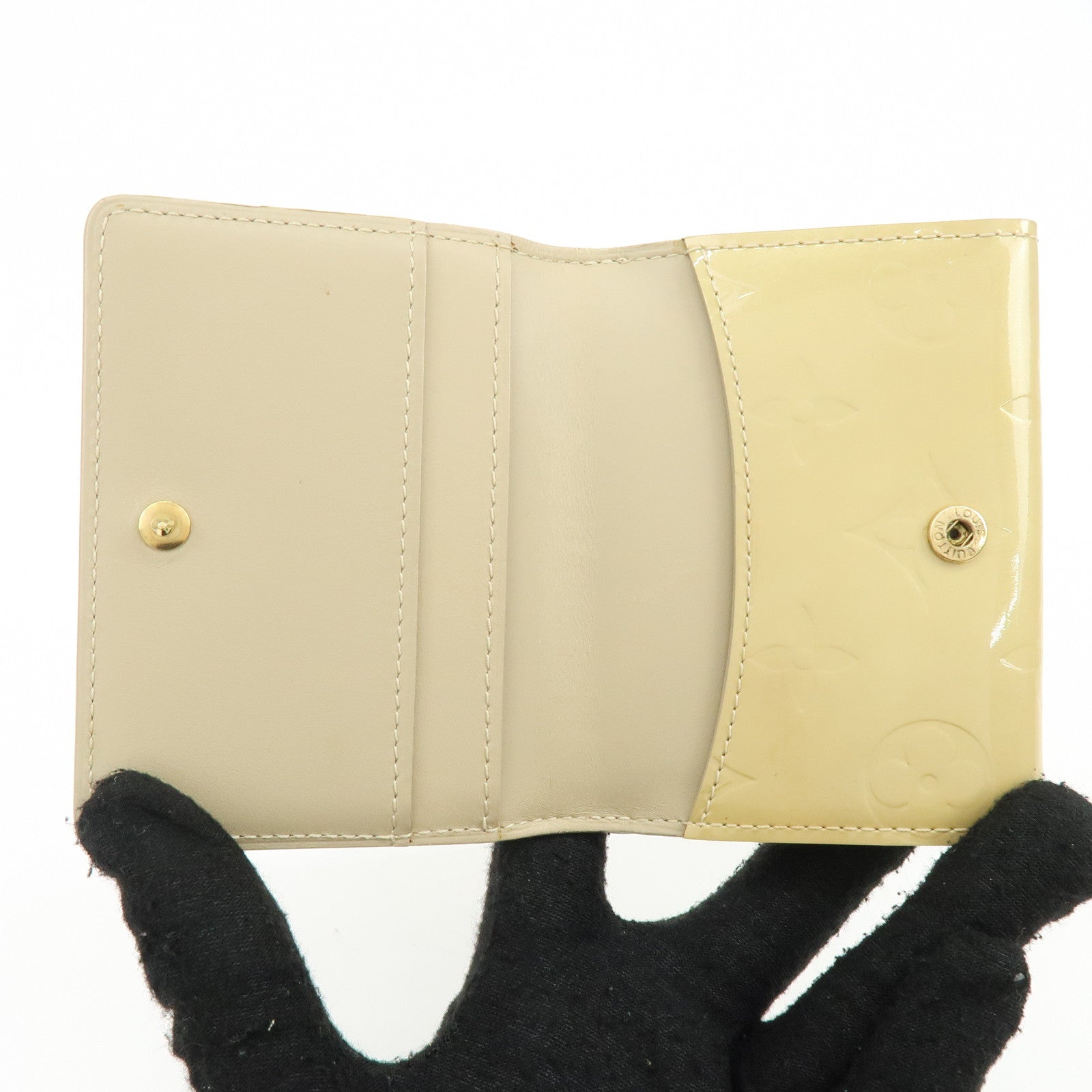 Louis Vuitton Monogram Vernis Leather Ludlow Wallet Beige M91160