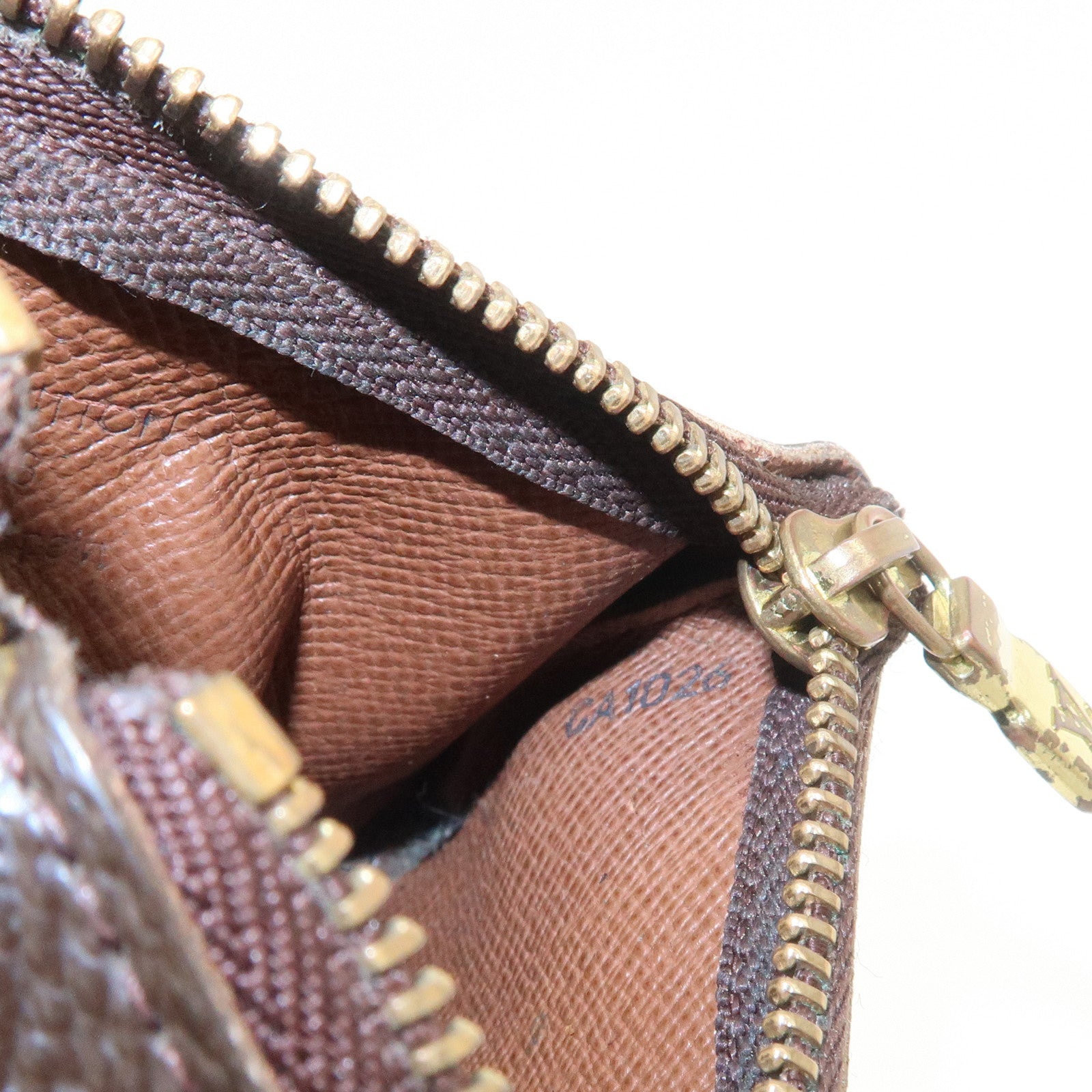 Louis Vuitton Monogram Pochette Cles Coin Case Key Case M62650