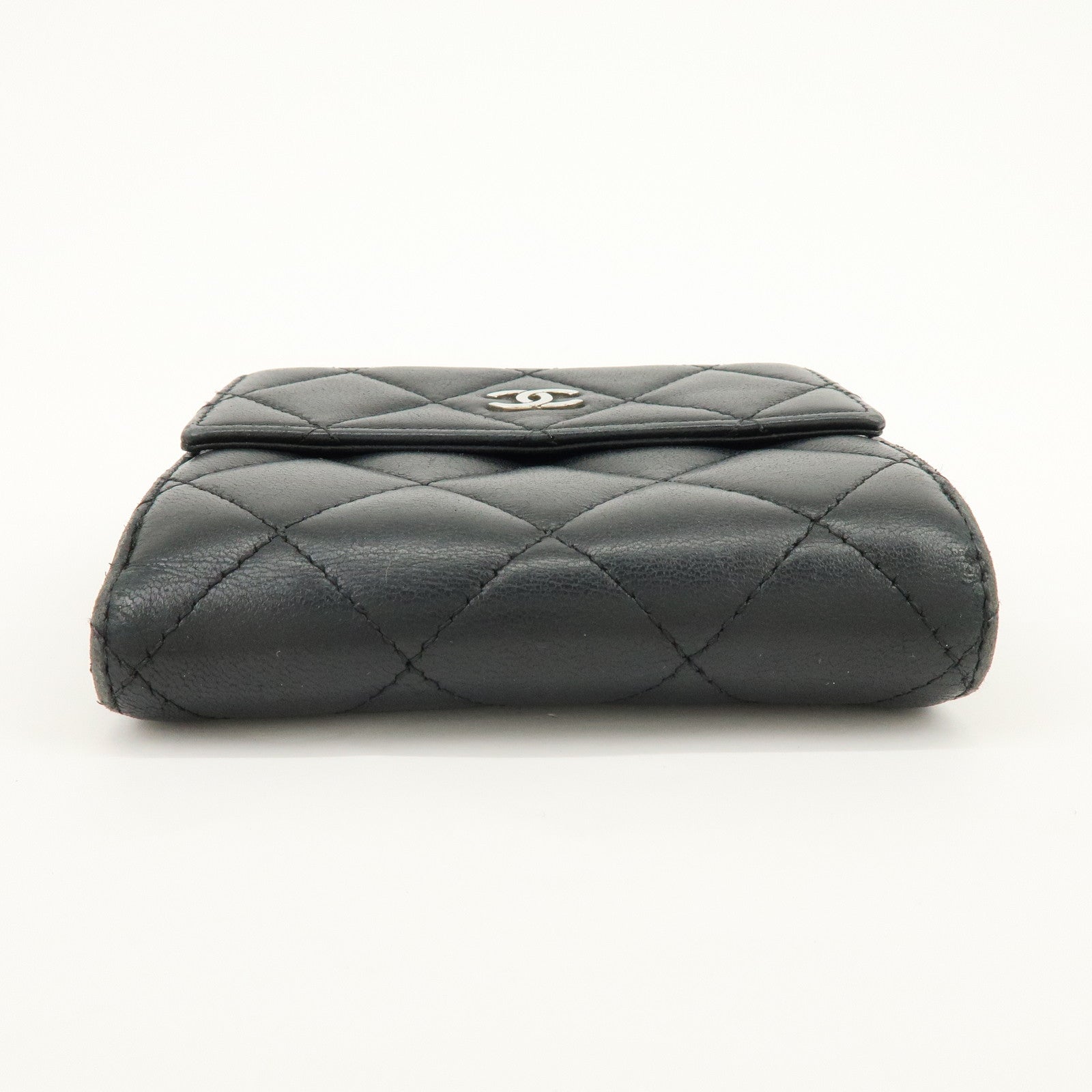 CHANEL Matelasse Lamb Skin Bi-fold Compact Wallet Black A48980