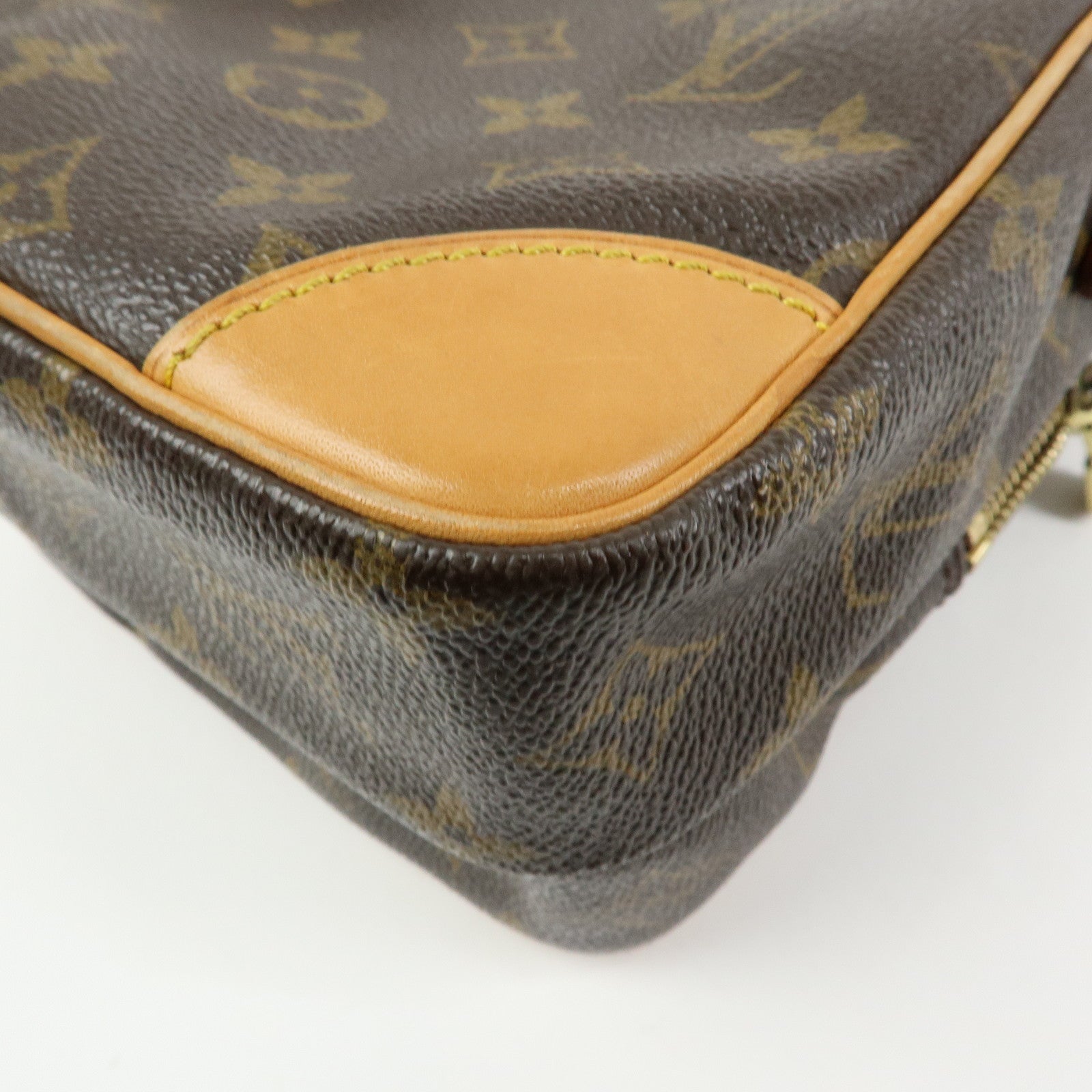 Louis Vuitton Monogram Amazone Shoulder Bag Crossbody Bag M45236