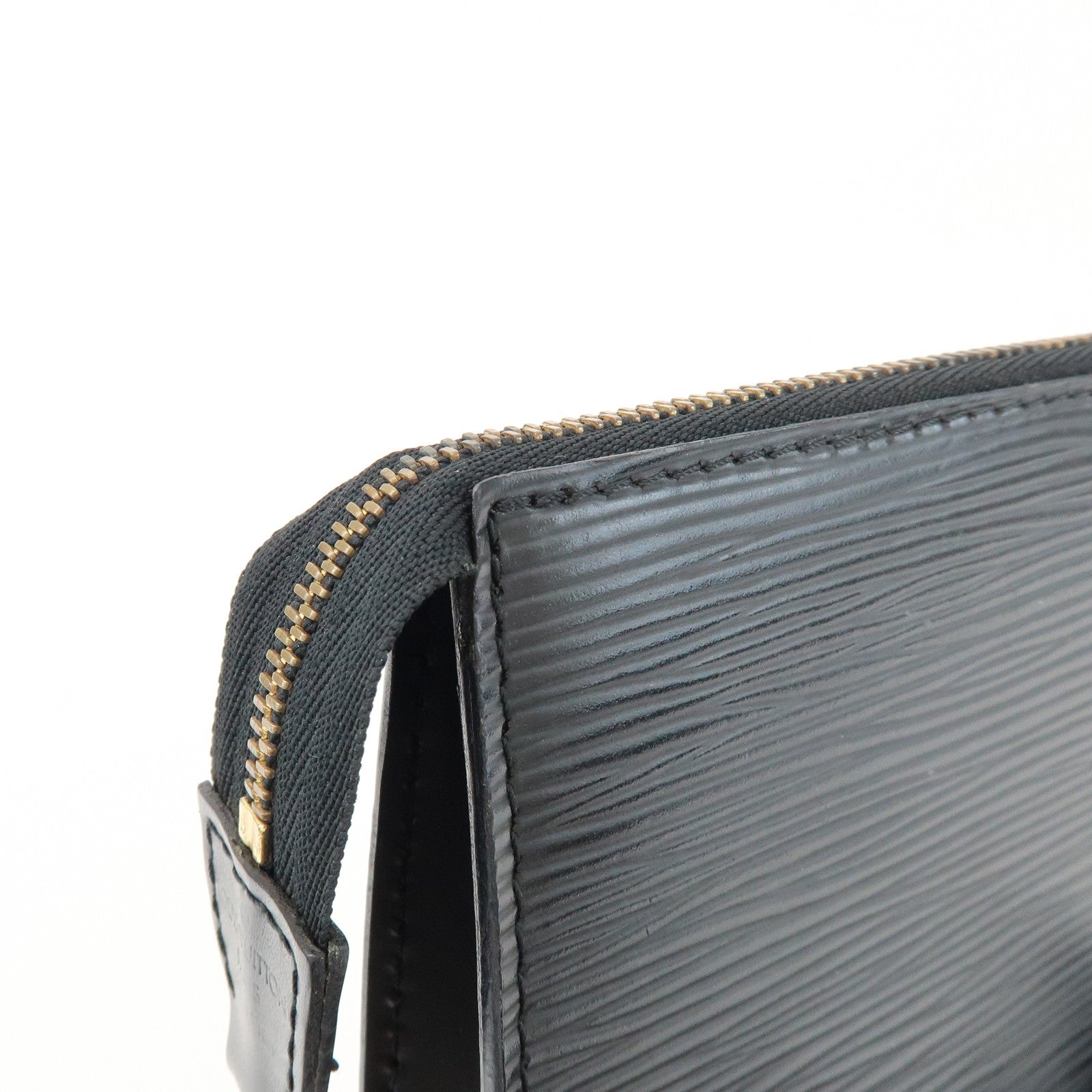 Louis Vuitton Epi Pochette Accessoires Clutch Bag Noir M52942