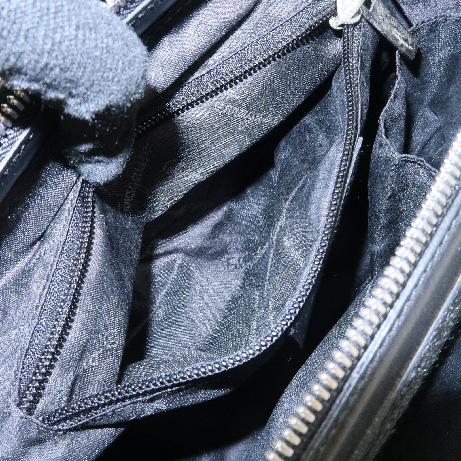 Ferragamo Gancini Leather Unborn Calf Hand Bag Black Used