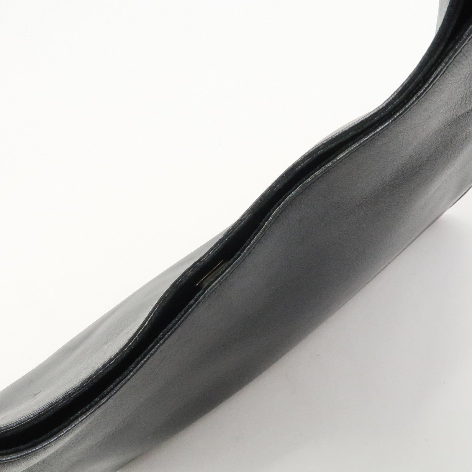 GUCCI Logo Leather Shoulder Bag Hand Bag Black 001繝ｻ3767